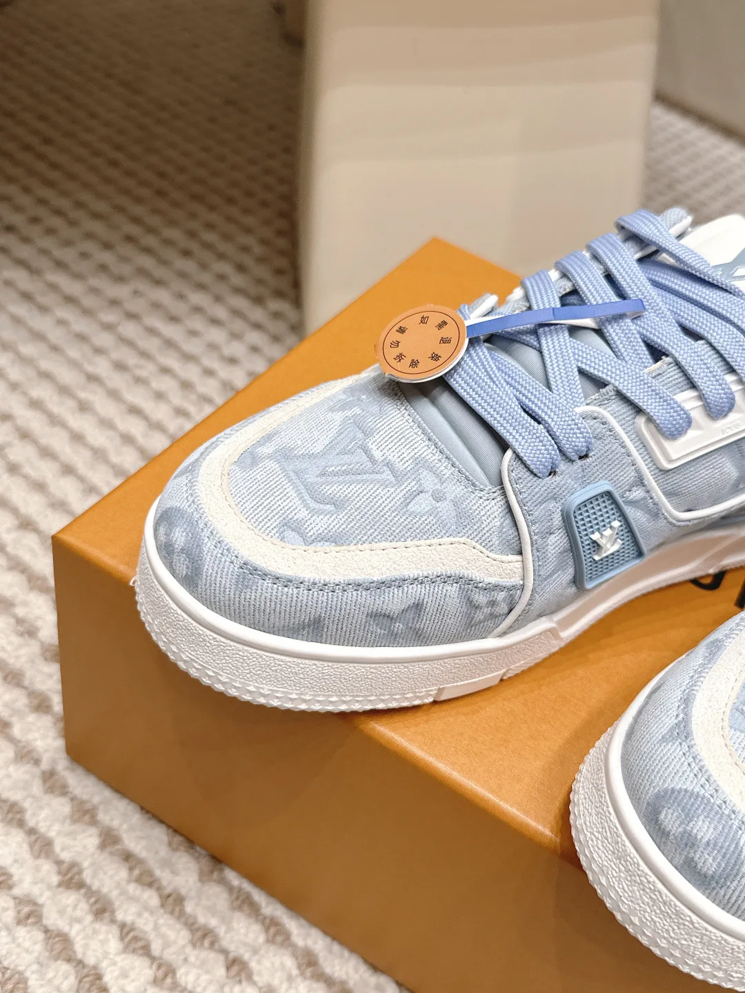 Women's Sneakers LOUIS VUITTON 17657682