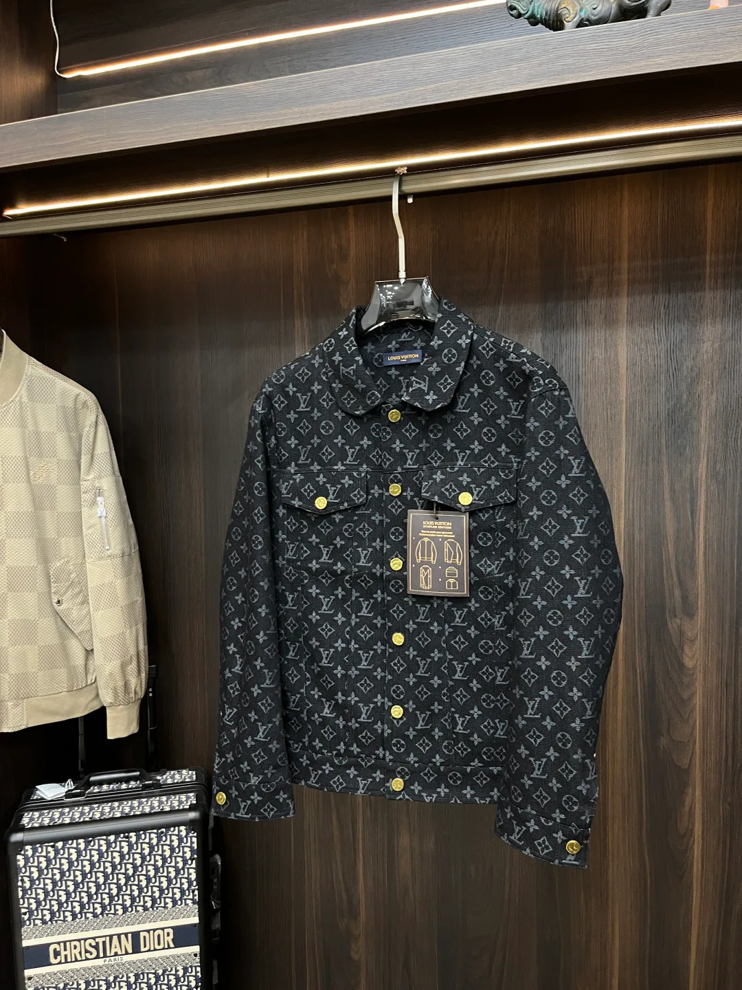 Men's Jackets And Down Jackets LOUIS VUITTON 18416711