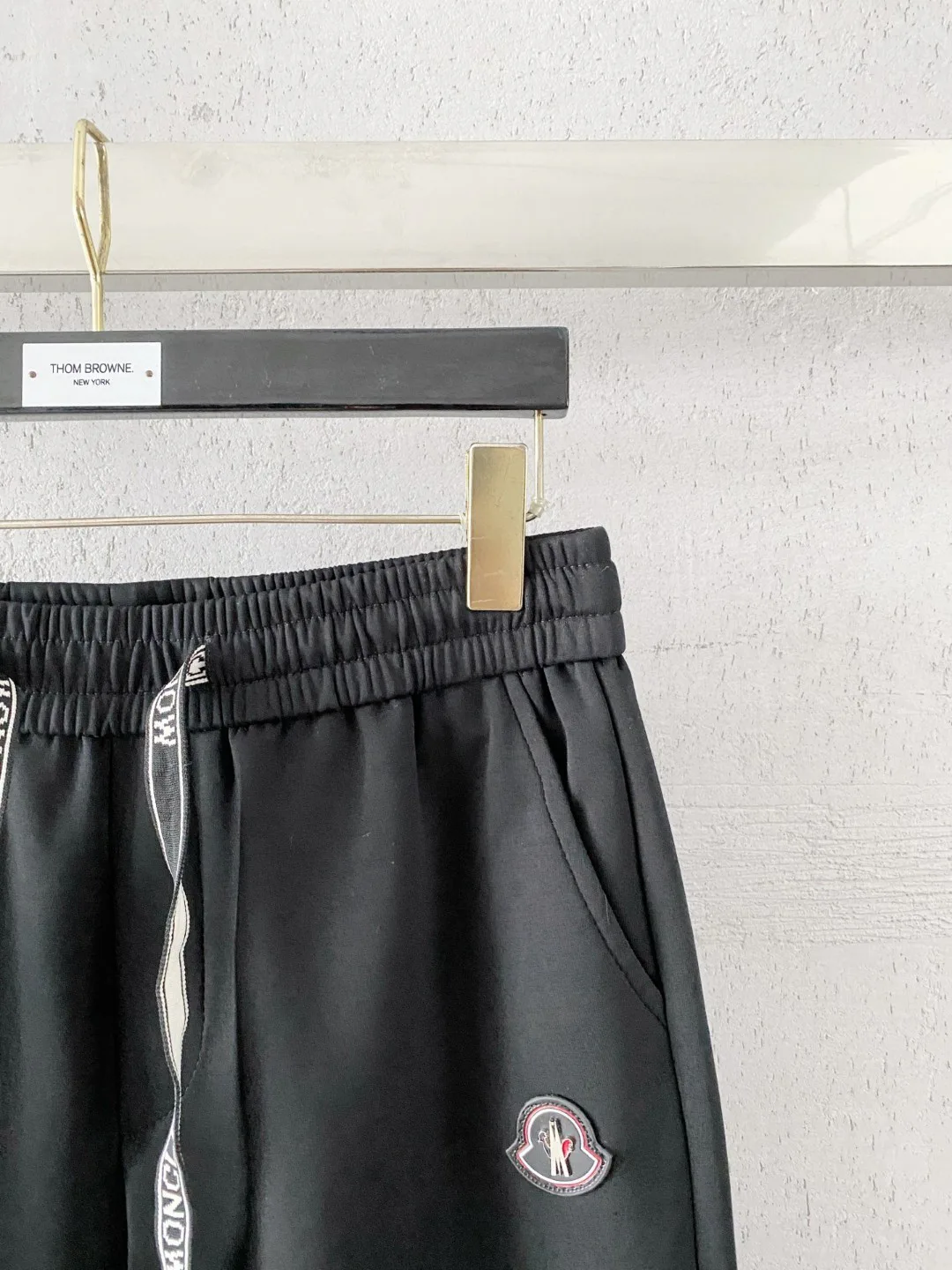 Men's Trousers MONCLER 18296227