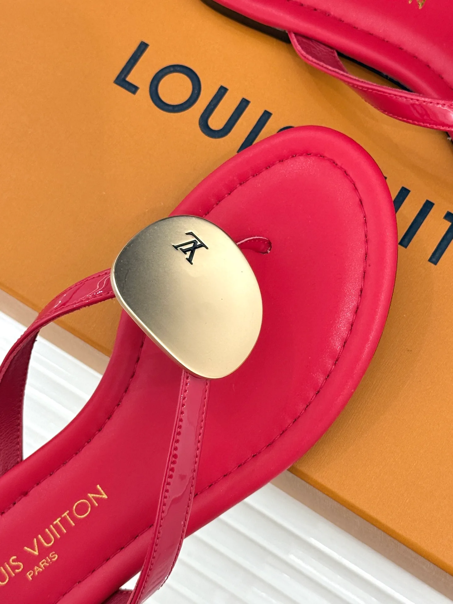 Women's Flip-Flops LOUIS VUITTON 17596996