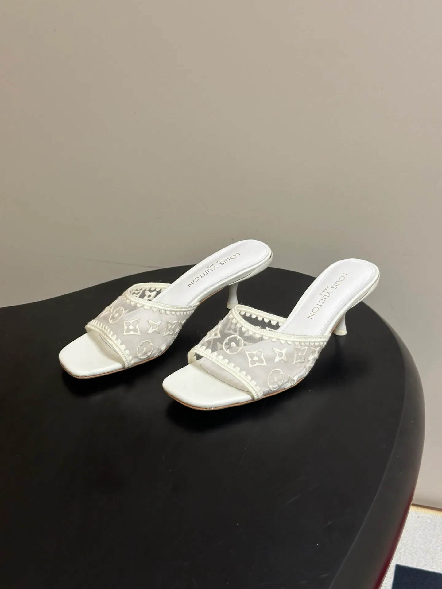 Women's Mules And Clogs LOUIS VUITTON 18049394