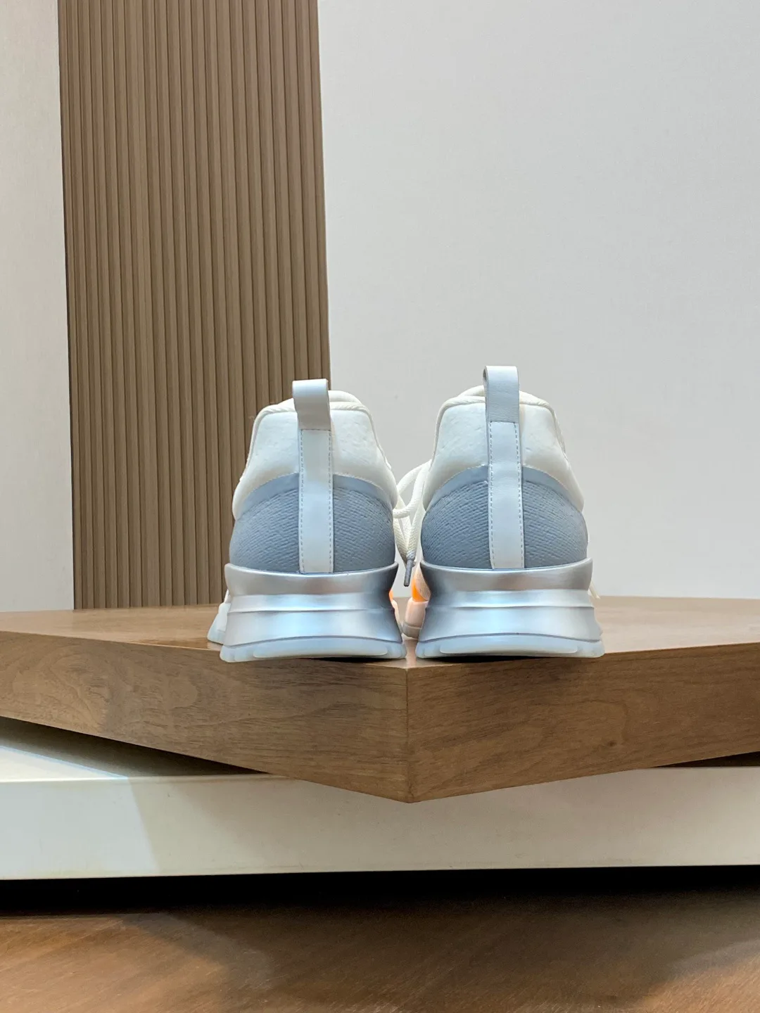 Men's Sneakers LOUIS VUITTON 18078943