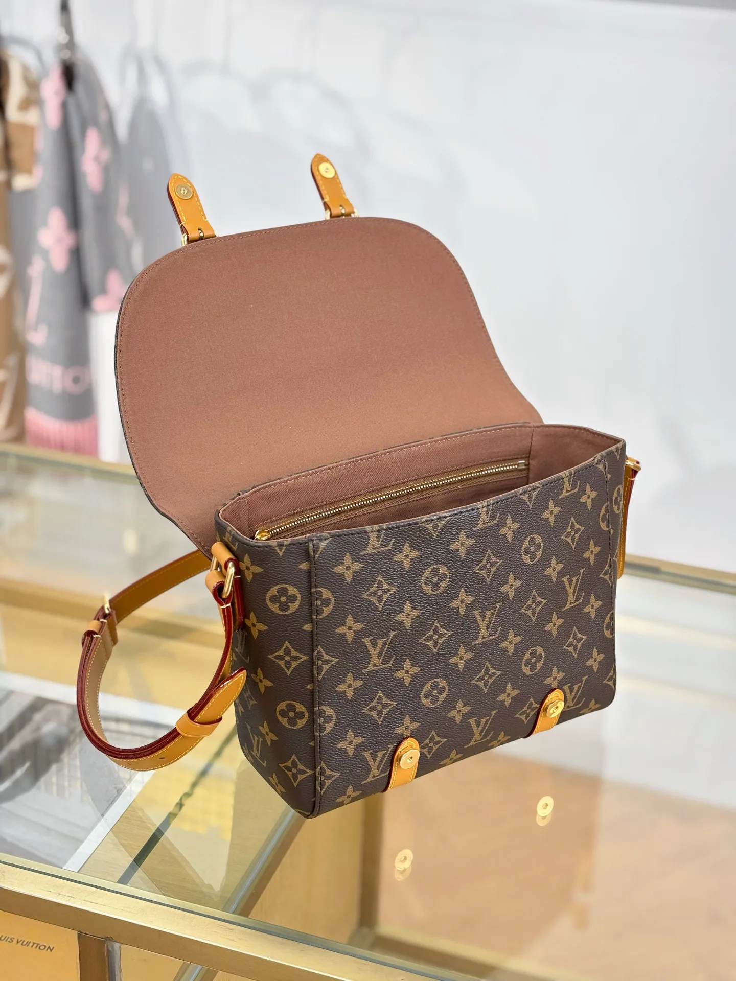 Women's Classic Handbags LOUIS VUITTON 17979871