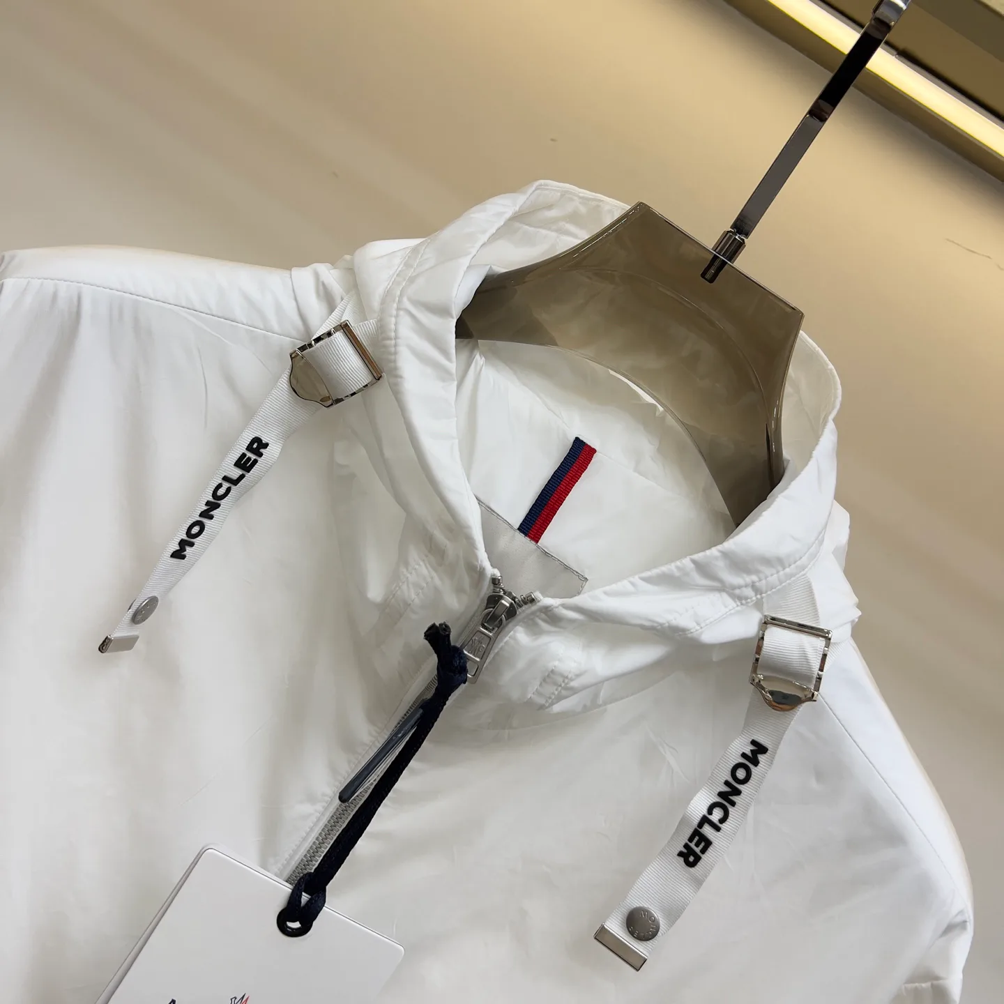 Women's Jackets And Down Jackets MONCLER 17340714