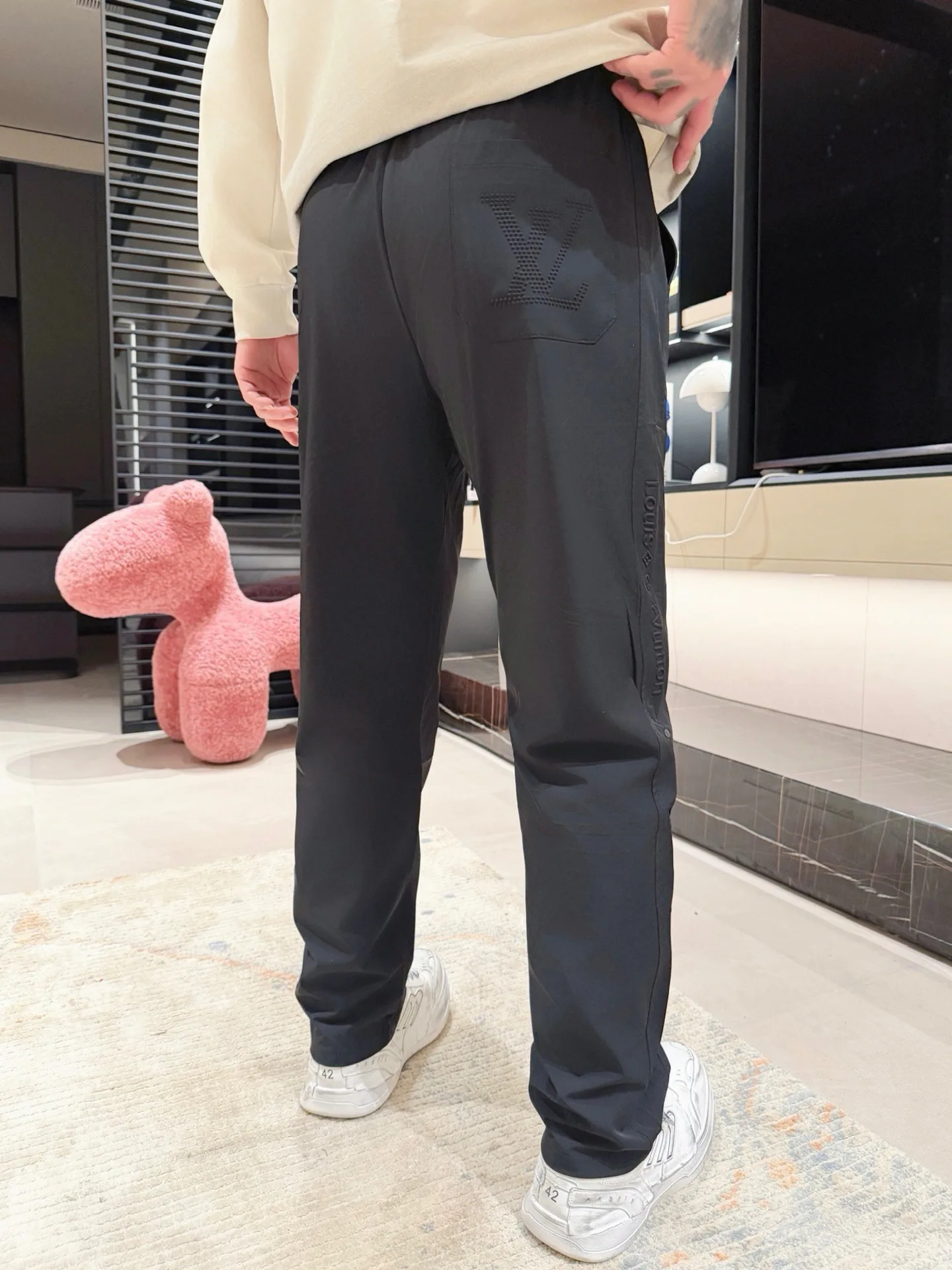 Men's Trousers LOUIS VUITTON 18499736