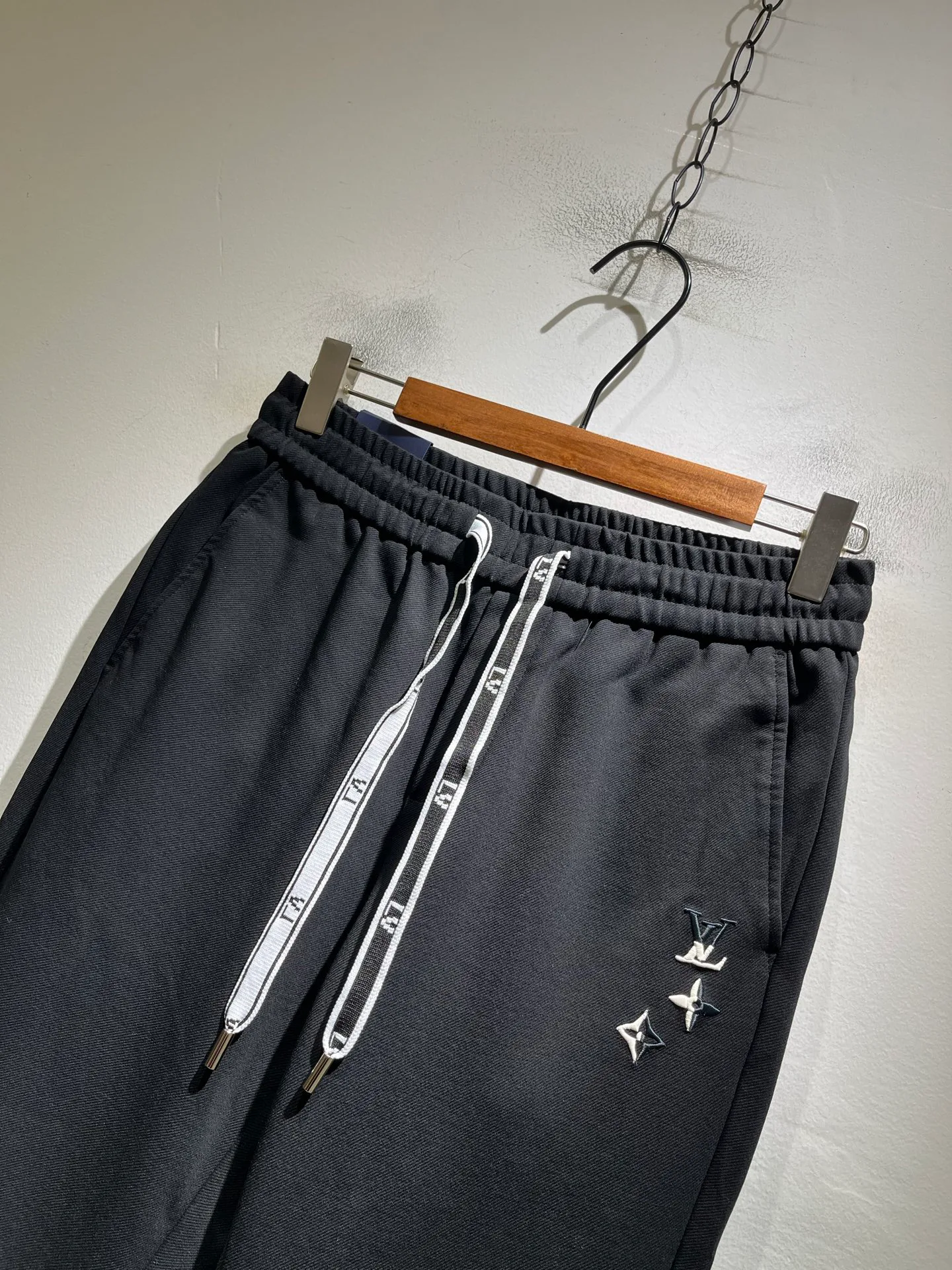Men's Trousers LOUIS VUITTON 18343129