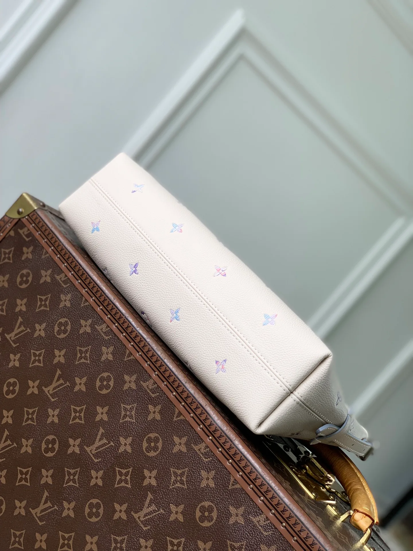 Women's Classic Handbags LOUIS VUITTON 18147487