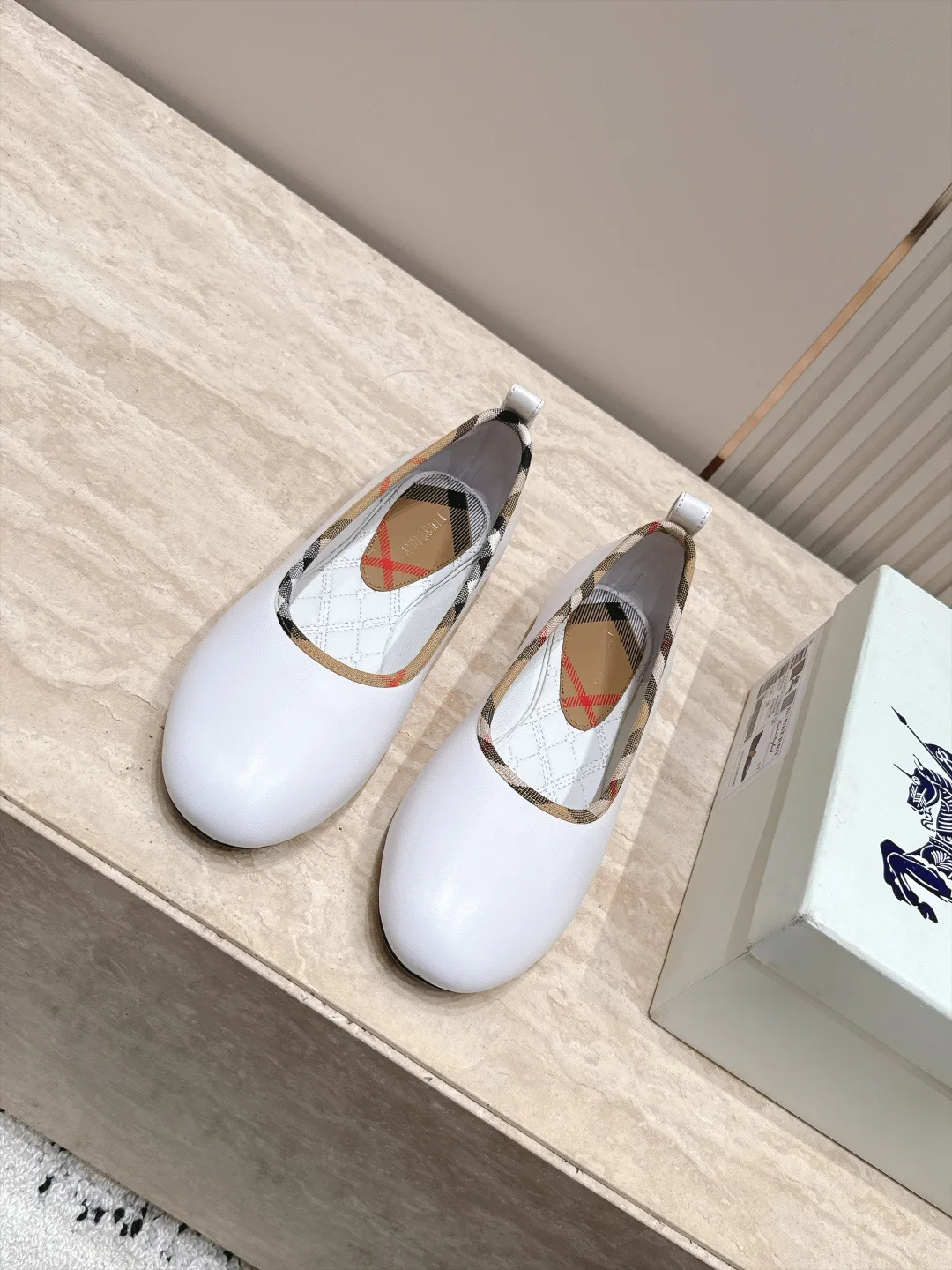 Women's Ballet Flats BURBERRY 17946298