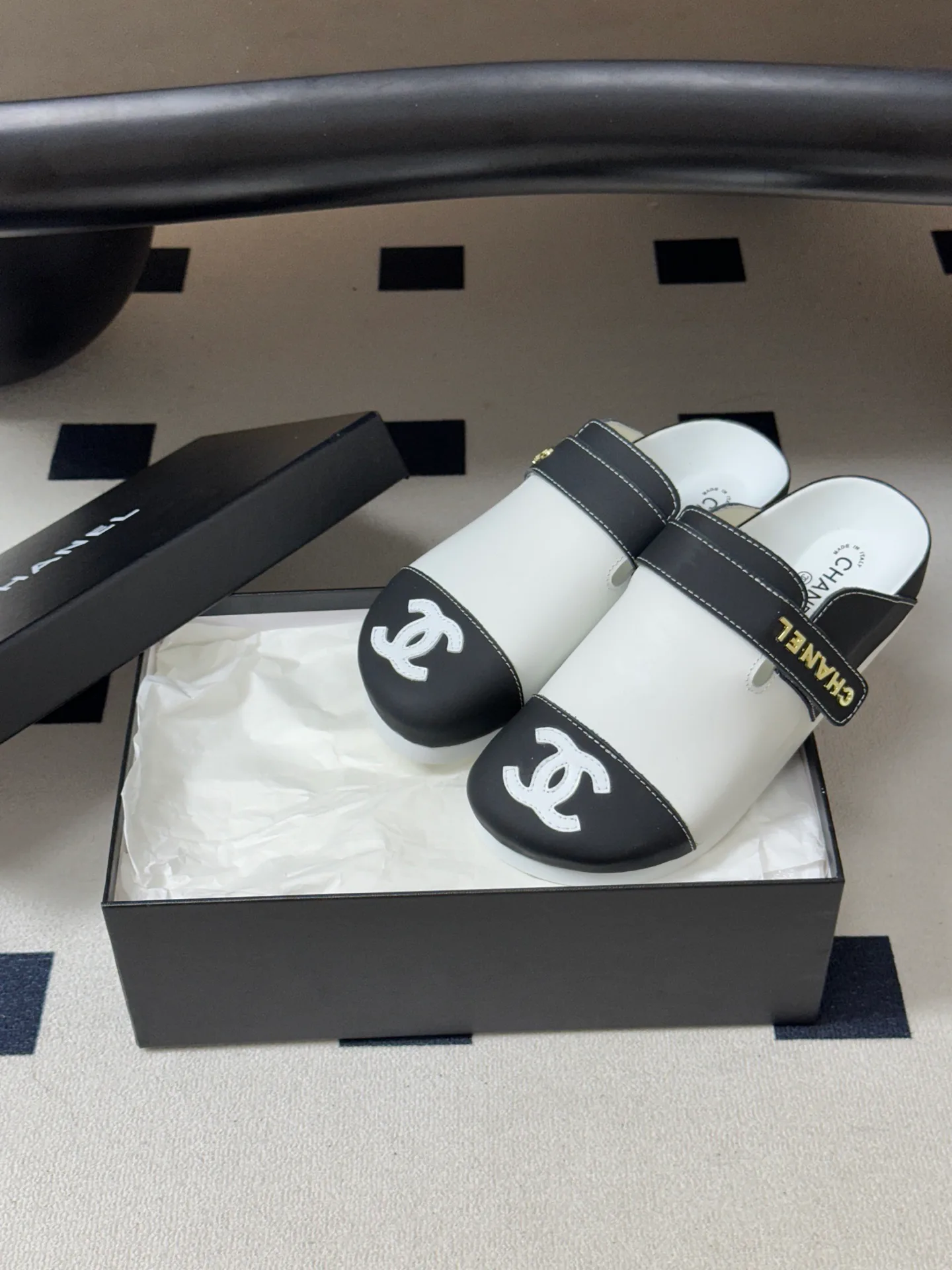 Women's Mules And Clogs CHANEL 17830295