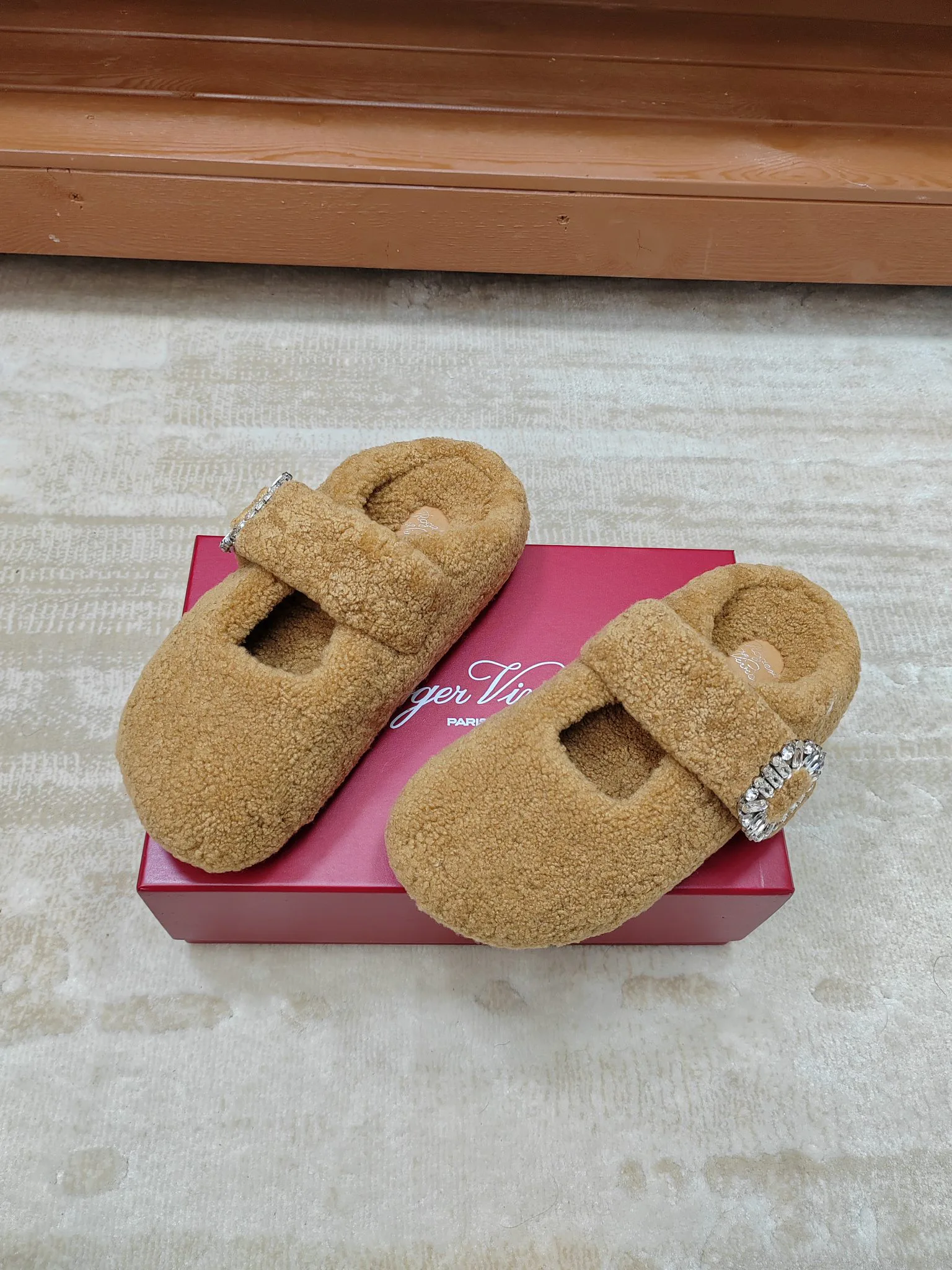 Women's Slippers ROGER VIVIER 17852286