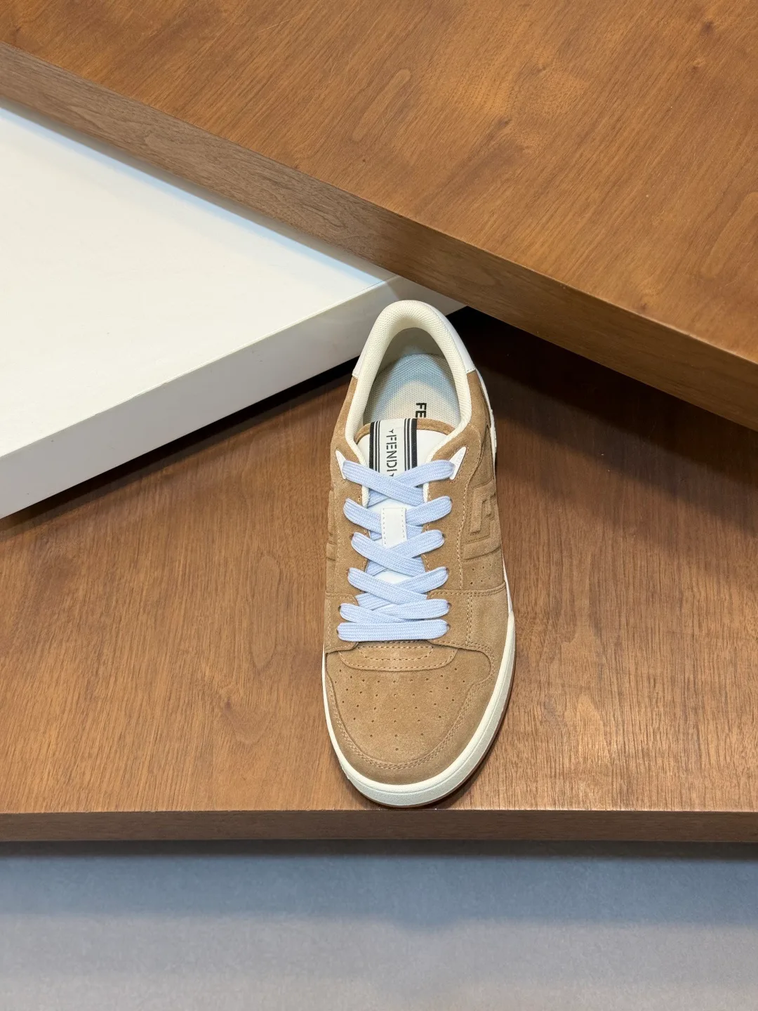 Women's Sneakers FENDI 18116590