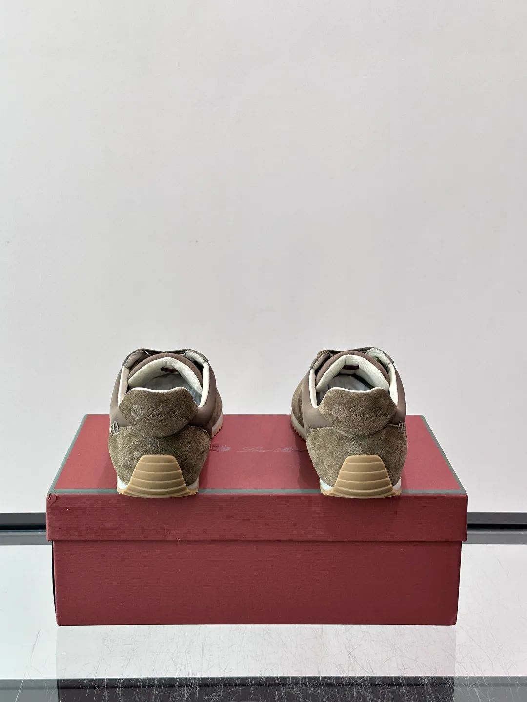 Women's Sneakers LORO PIANA 17447599