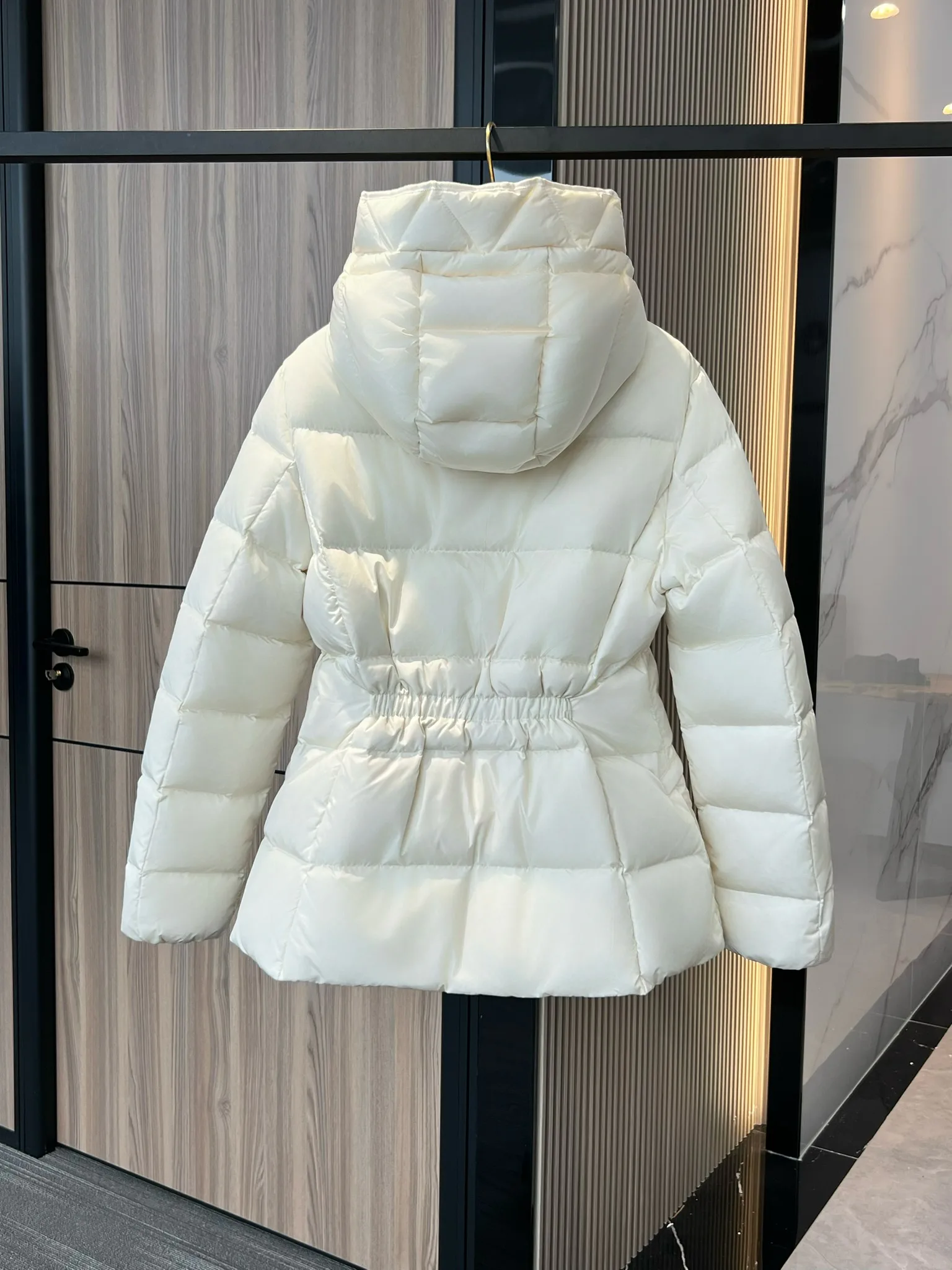 Women's Jackets And Down Jackets MONCLER 17799743