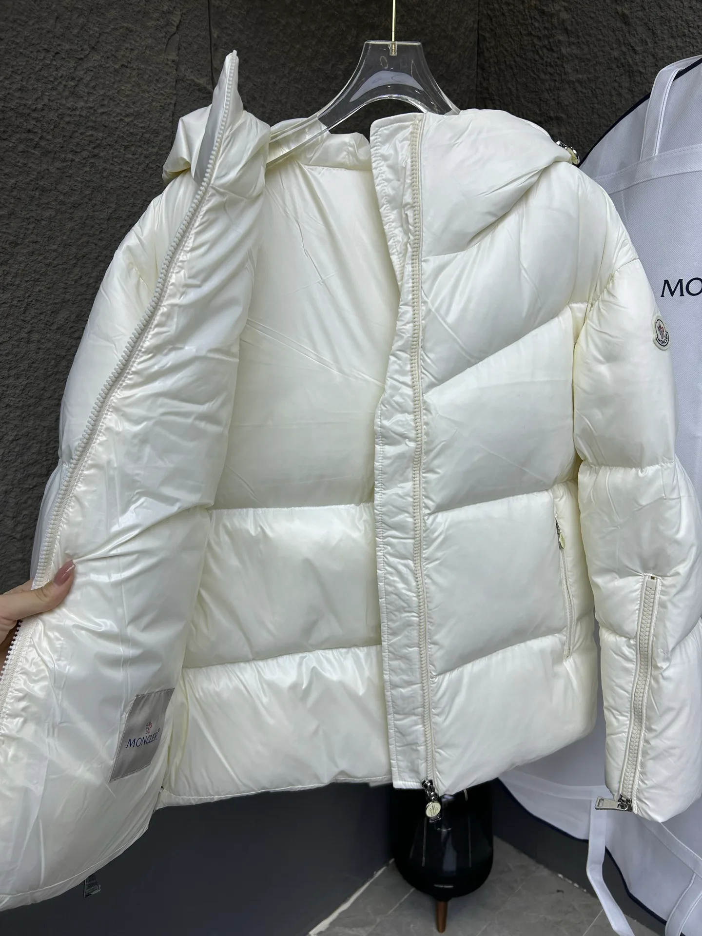 Women's Jackets And Down Jackets MONCLER 17964477