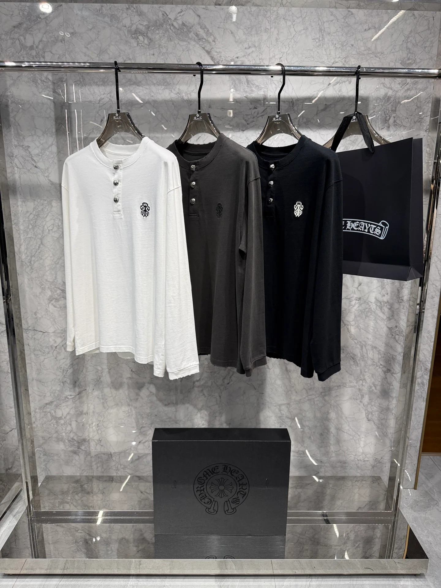 Women's T-Shirts CHROME HEARTS 18510366