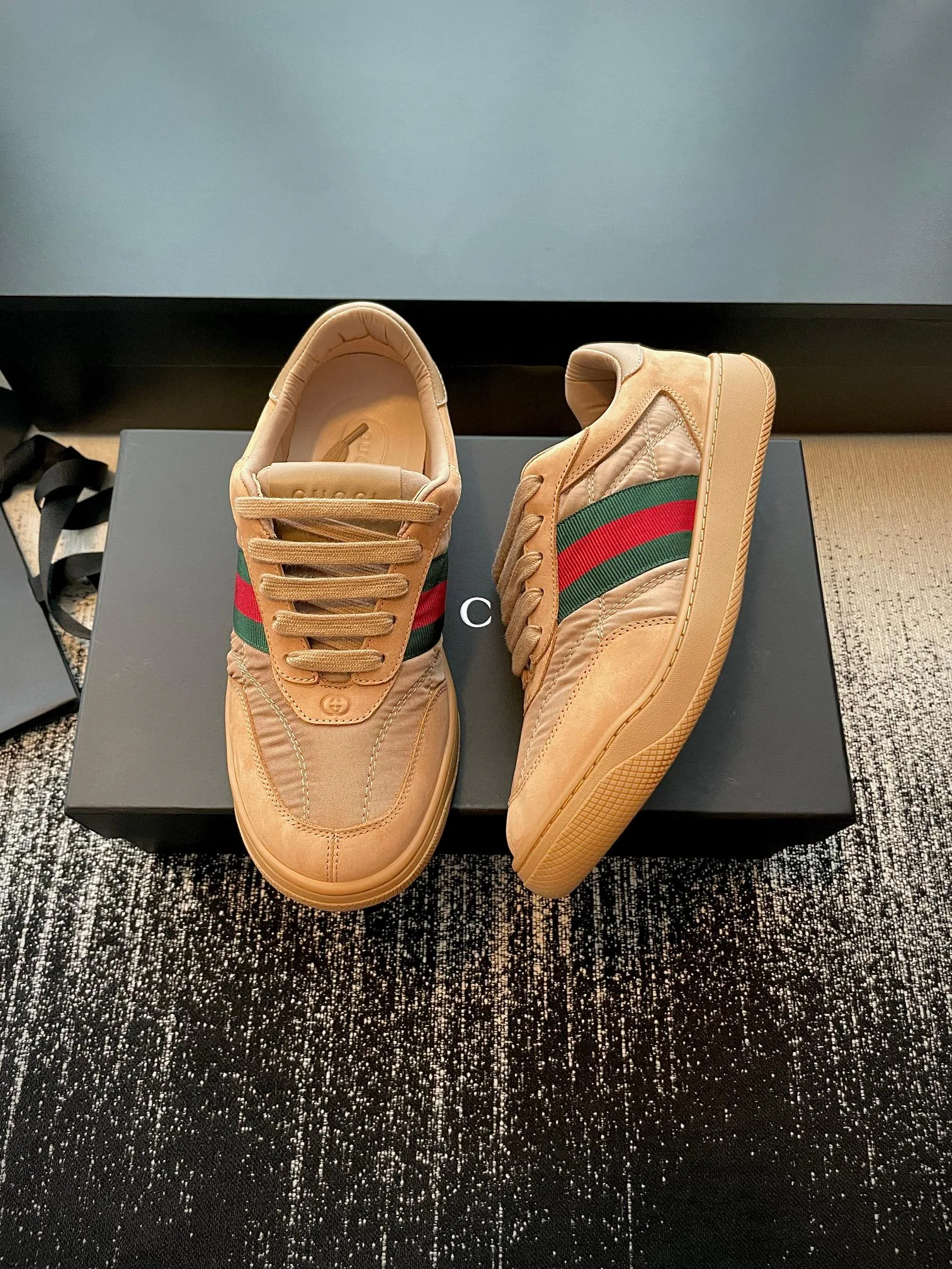 Women's Sneakers GUCCI 18447992