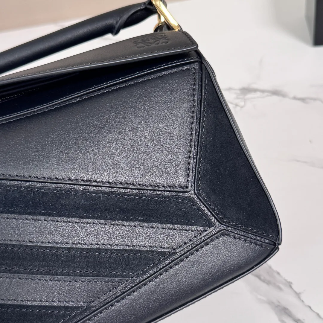 Классические Сумки Женские Loewe 18634794