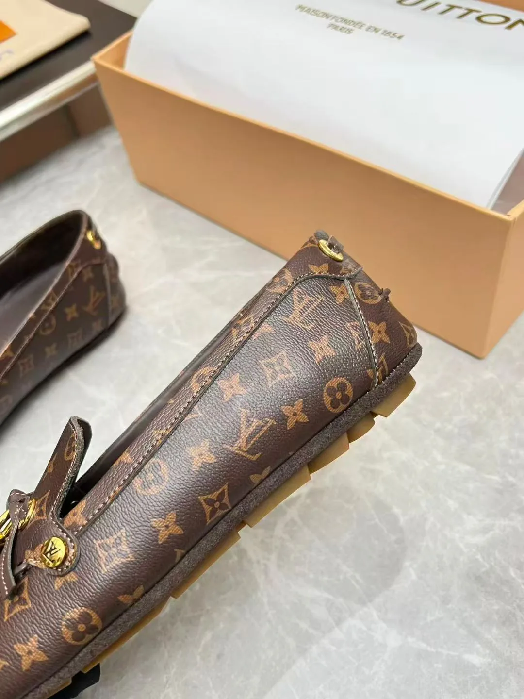 Women's Loafers And Moccasins LOUIS VUITTON 18104769