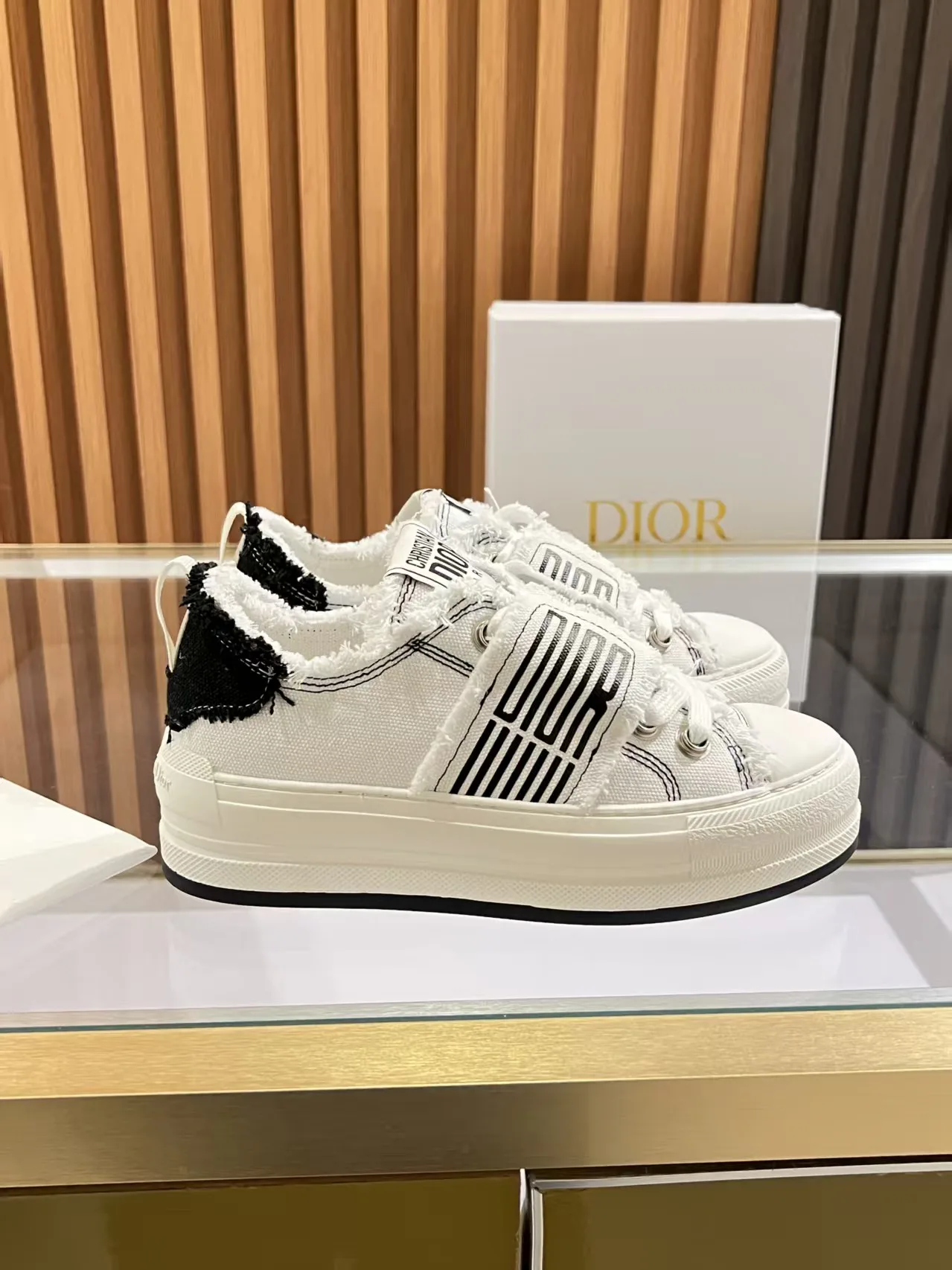Women's Sneakers CHRISTIAN DIOR 18311537