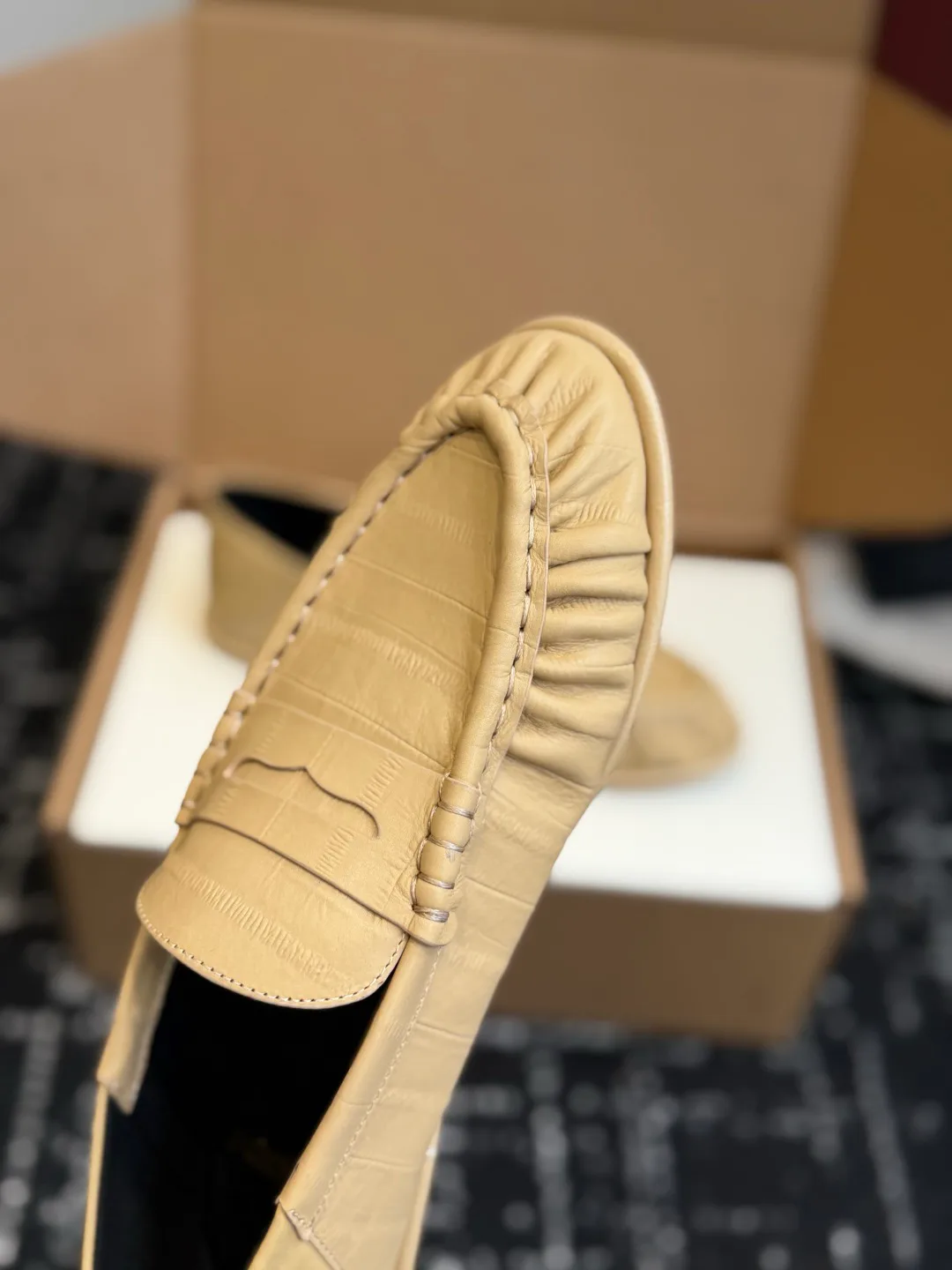 Women's Loafers And Moccasins SAINT LAURENT 18164537