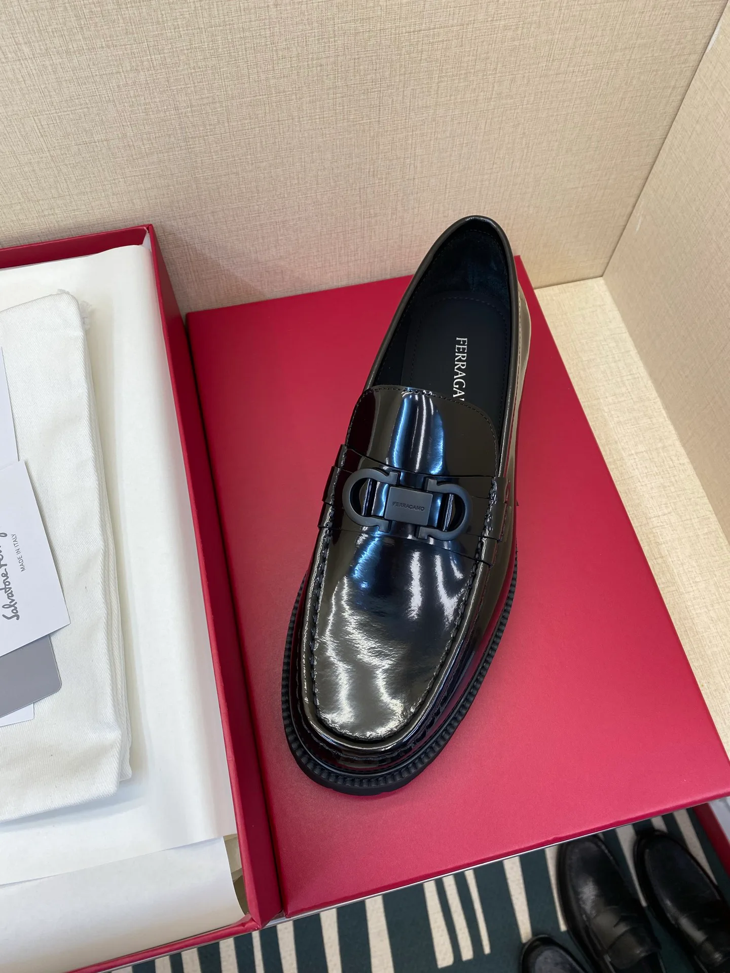Men's Loafers And Dress Shoes SALVATORE FERRAGAMO 17971734