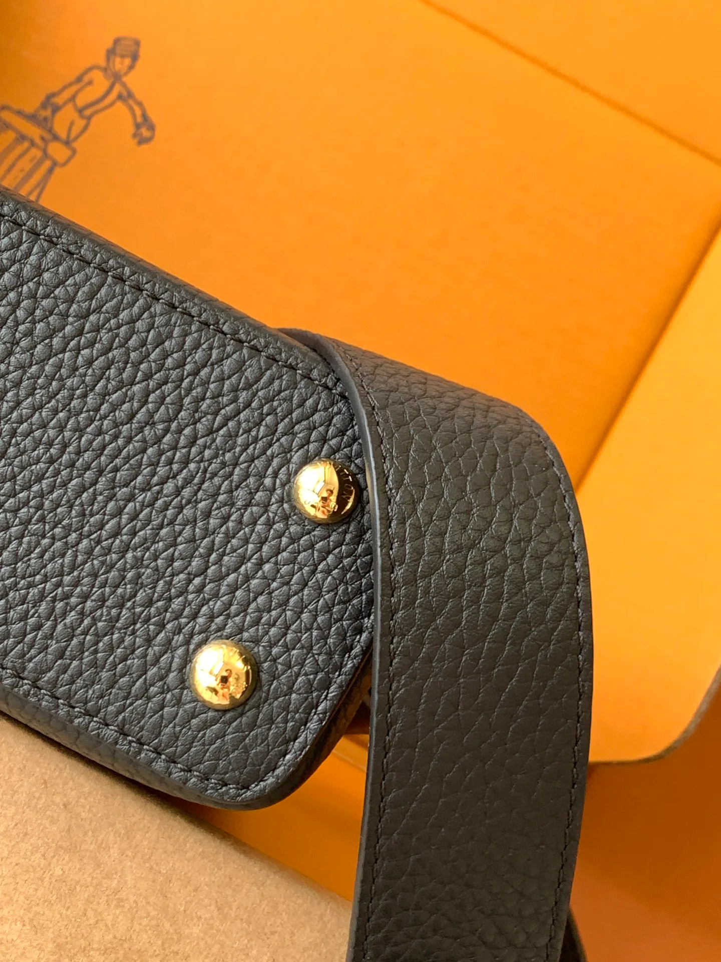 Women's Classic Handbags LOUIS VUITTON 18521020
