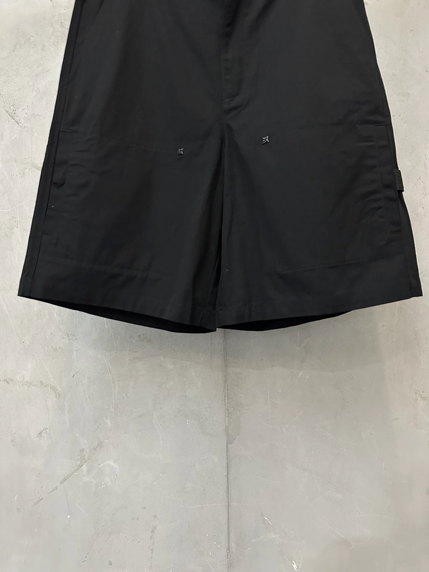 Men's Shorts LOUIS VUITTON 17874930
