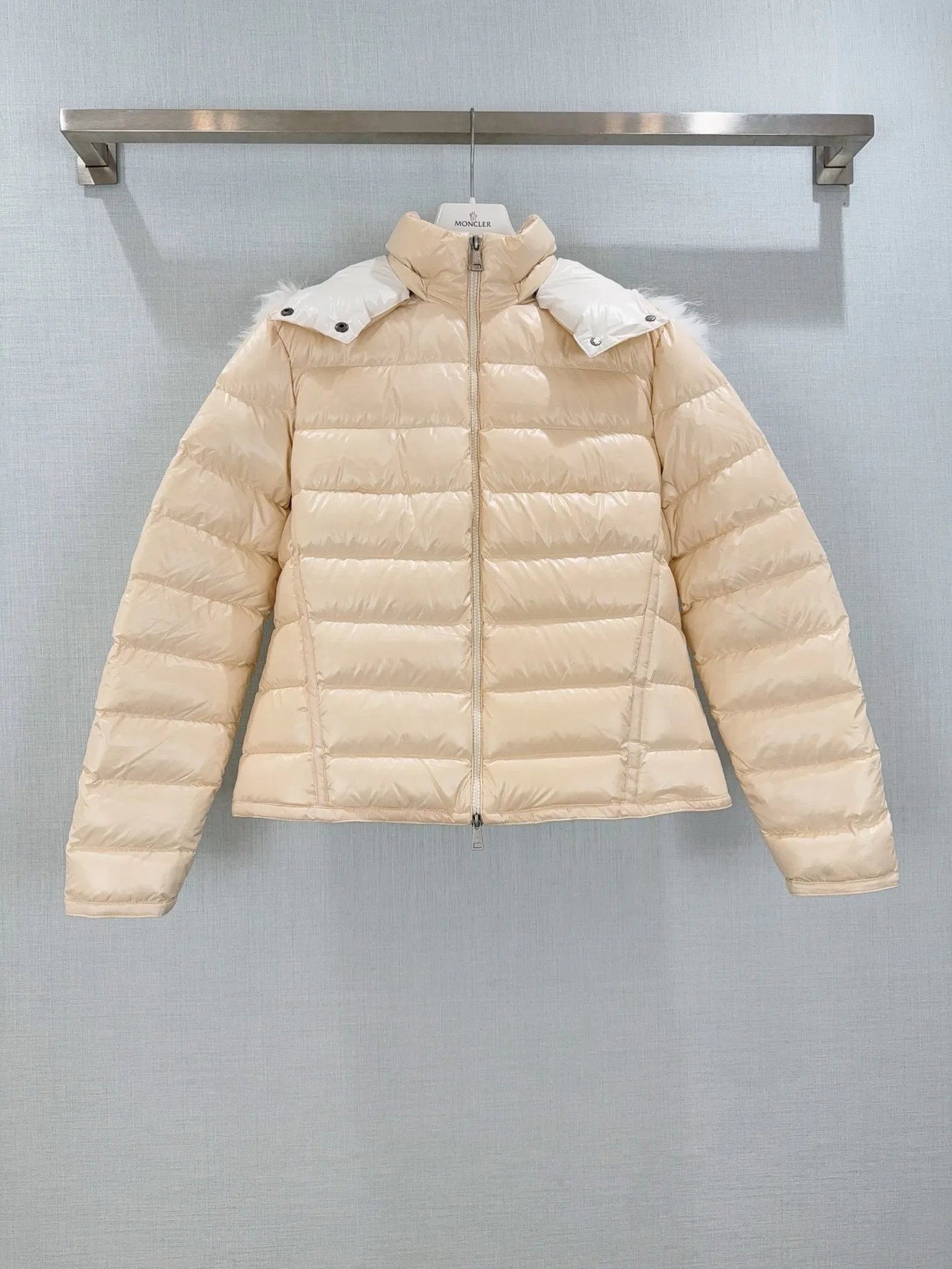 Куртки И Пуховики Женские Moncler 18571748