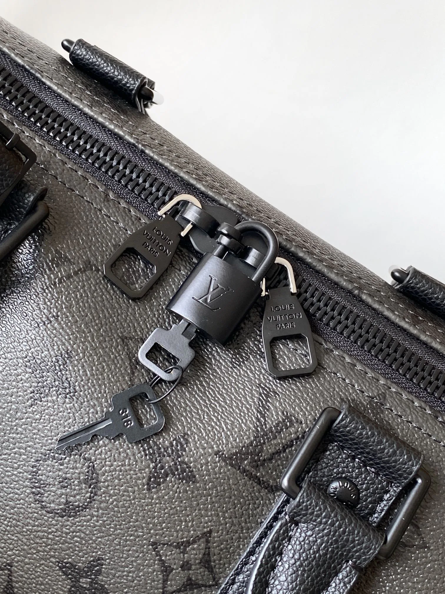 Women's Travel Bags LOUIS VUITTON 17949176