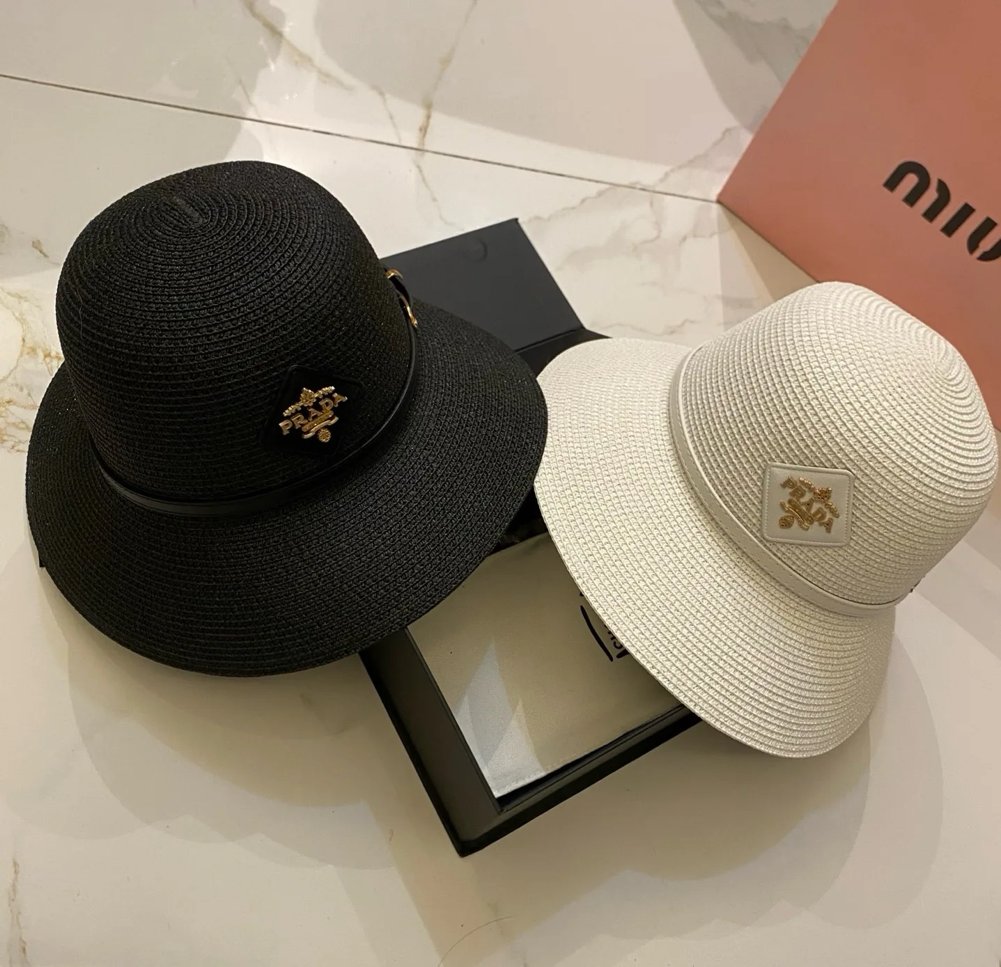 Hats PRADA 17498293