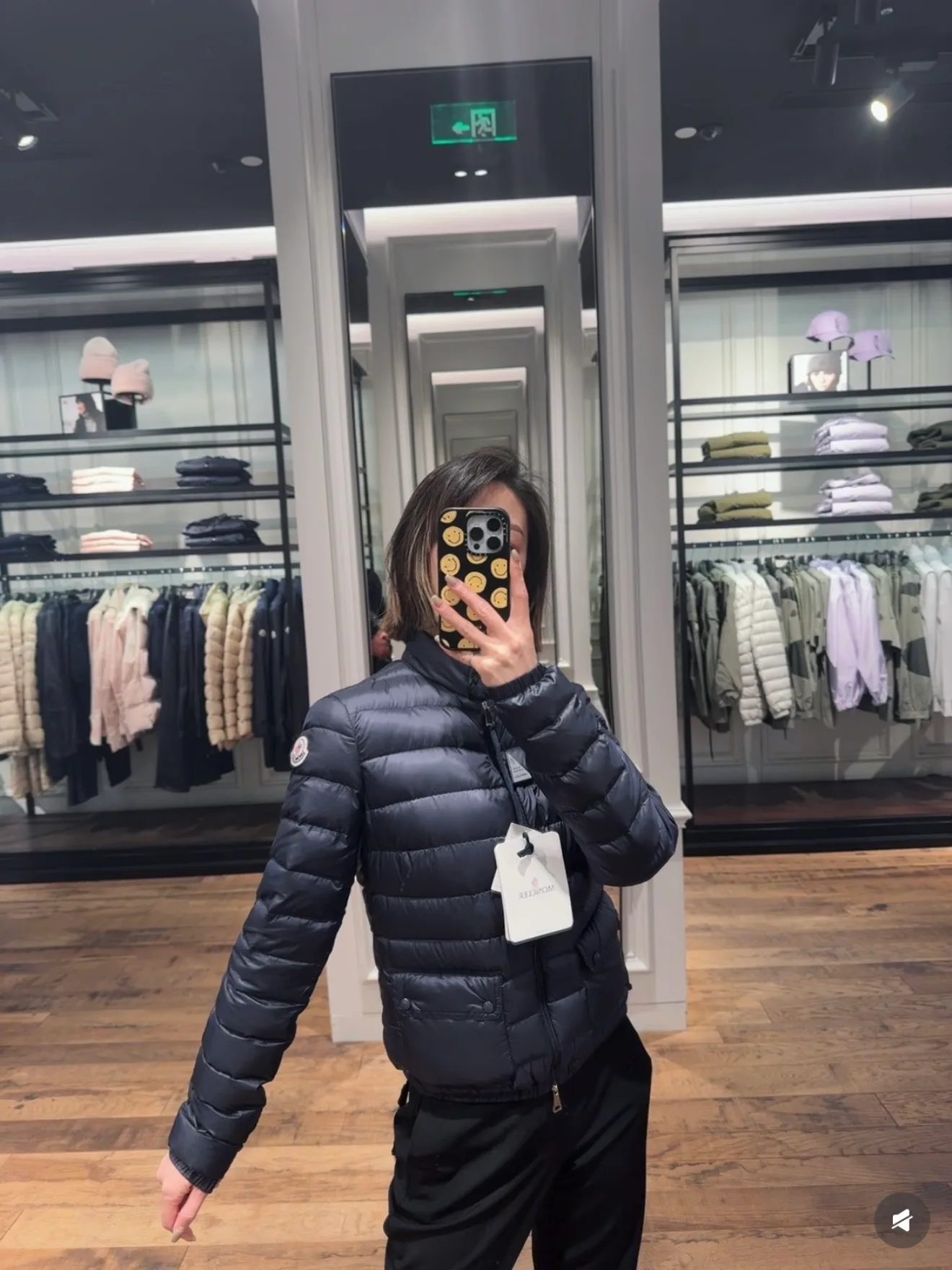 Women's Jackets And Down Jackets MONCLER 18402511