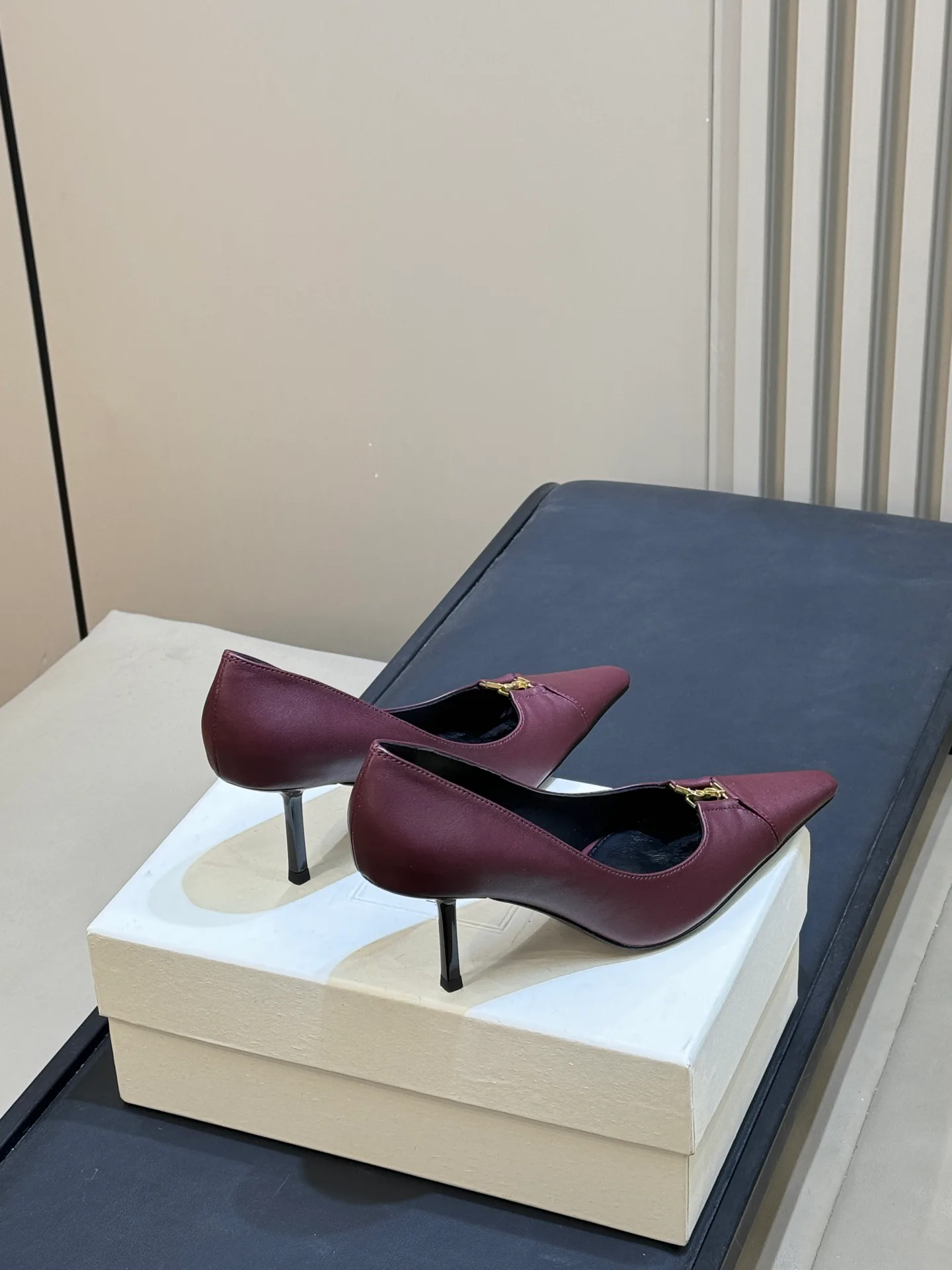 Women's Heels SAINT LAURENT 18073642