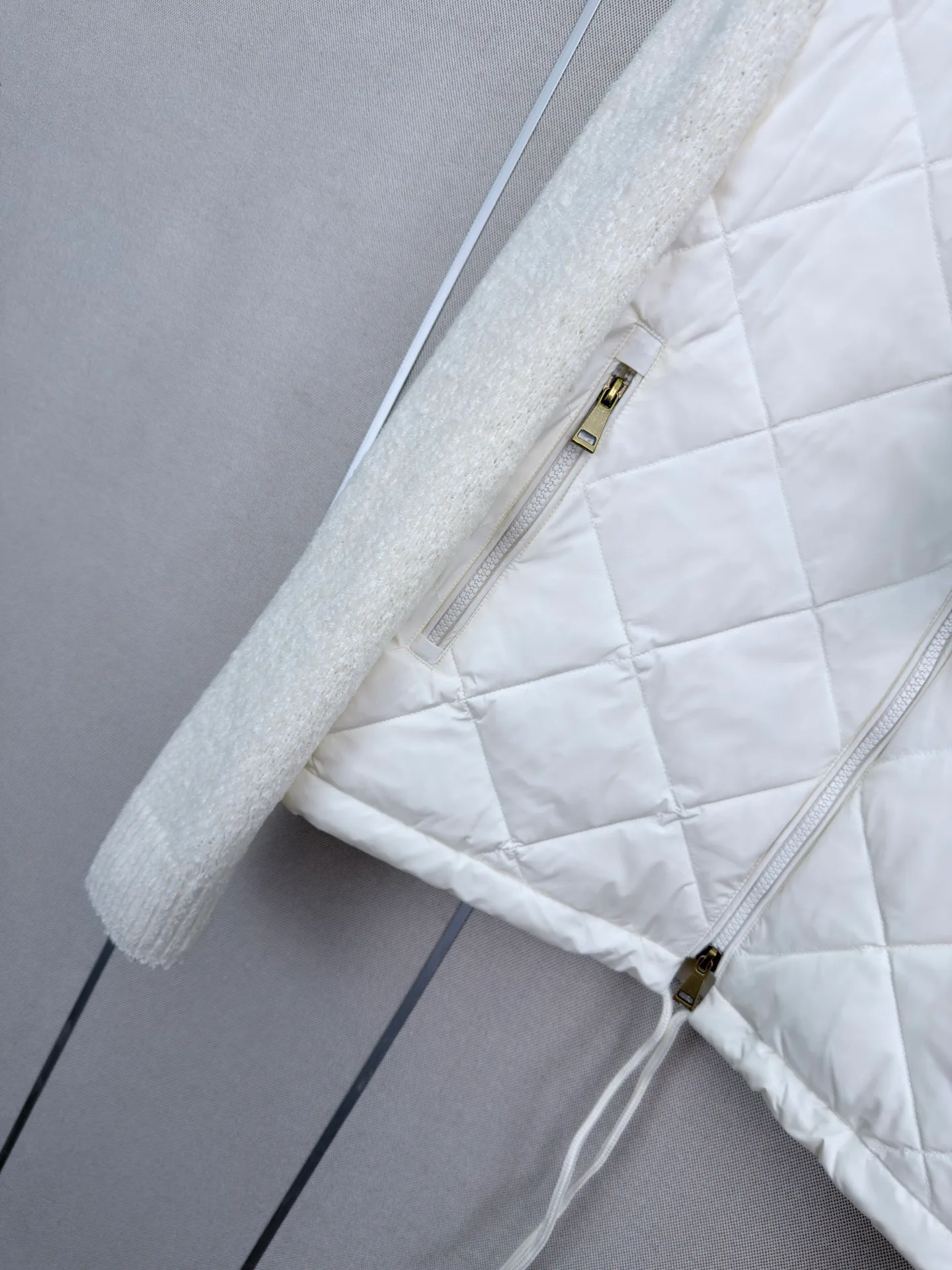 Women's Jackets And Down Jackets MONCLER 18203546
