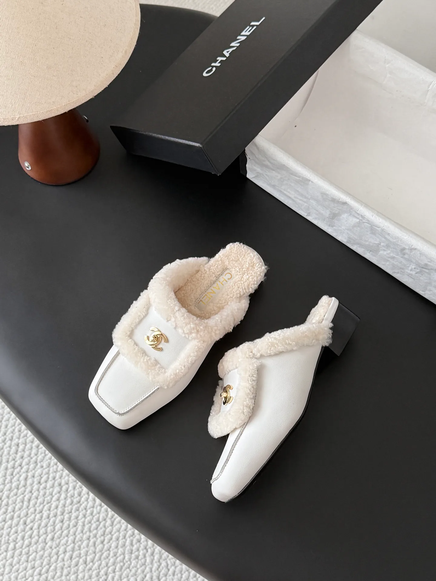 Women's Mules And Clogs CHANEL 18362216
