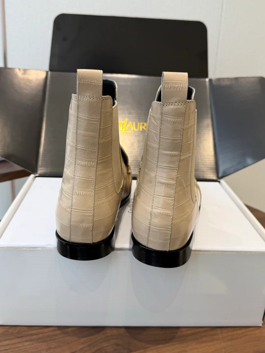 Women's Loafers And Moccasins SAINT LAURENT 18182786