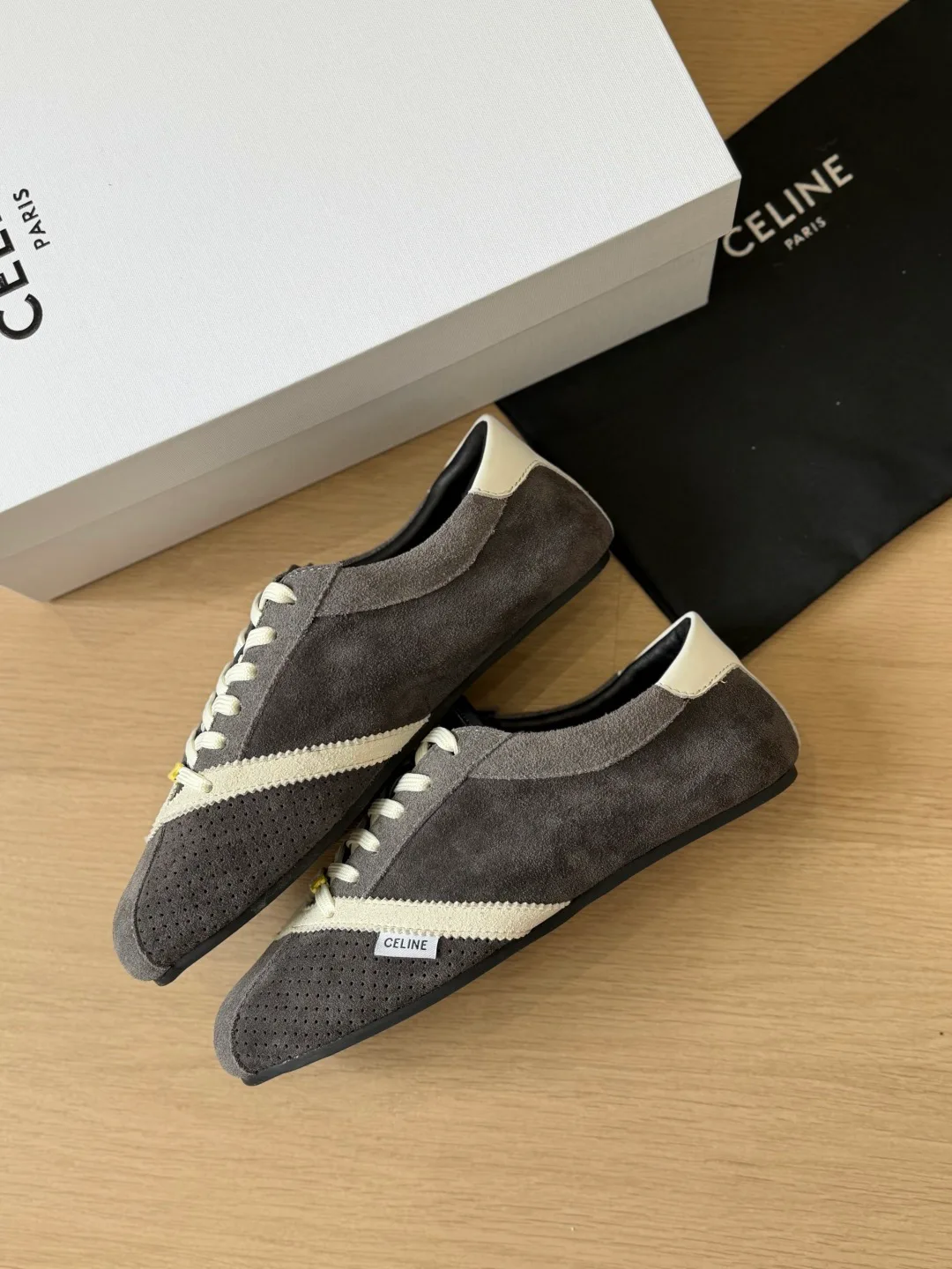 Women's Sneakers CELINE 18224057