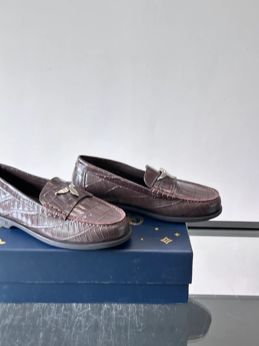 Men's Loafers And Dress Shoes LOUIS VUITTON 18118564