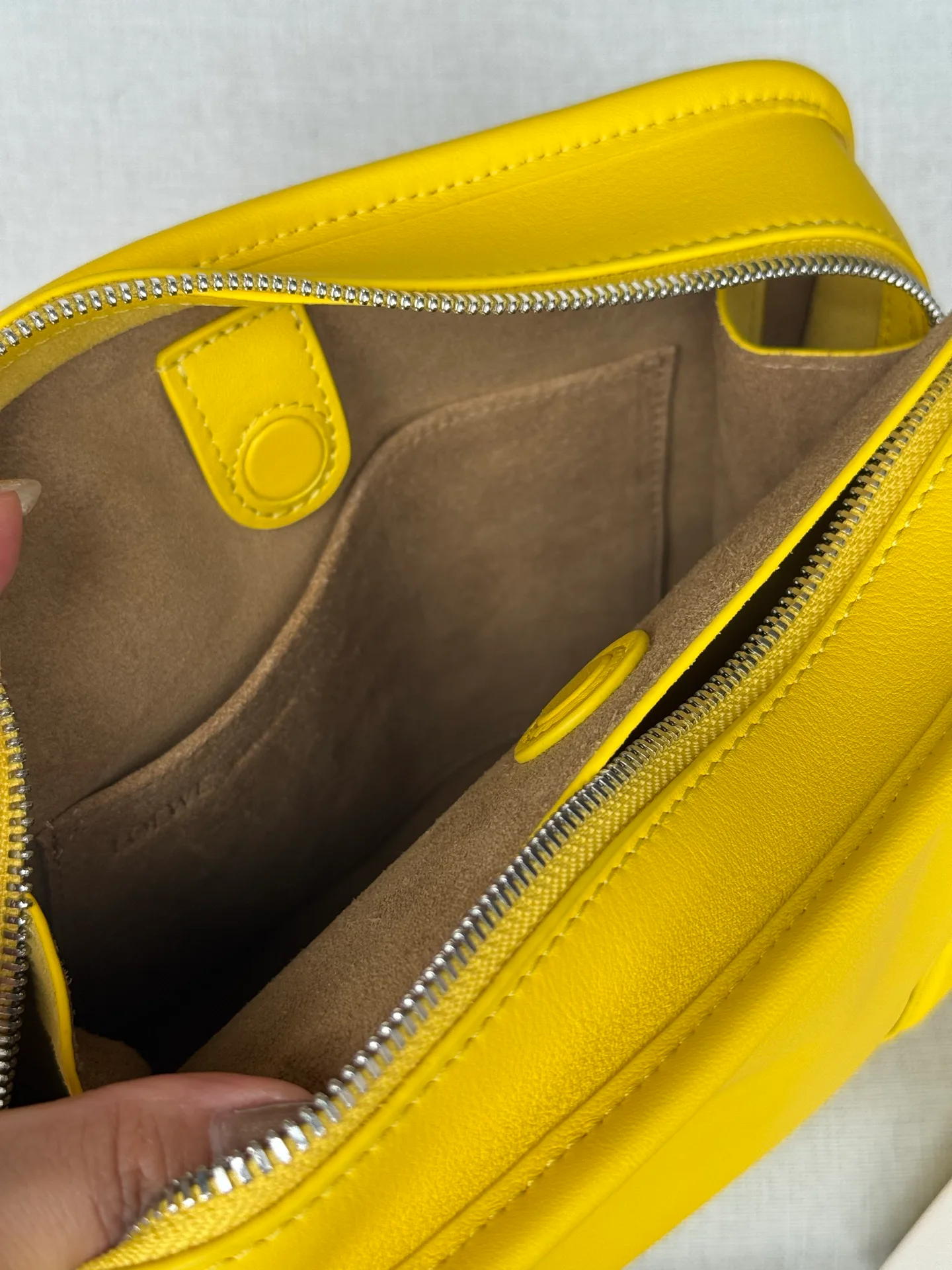 Women's Classic Handbags LOEWE 17927649