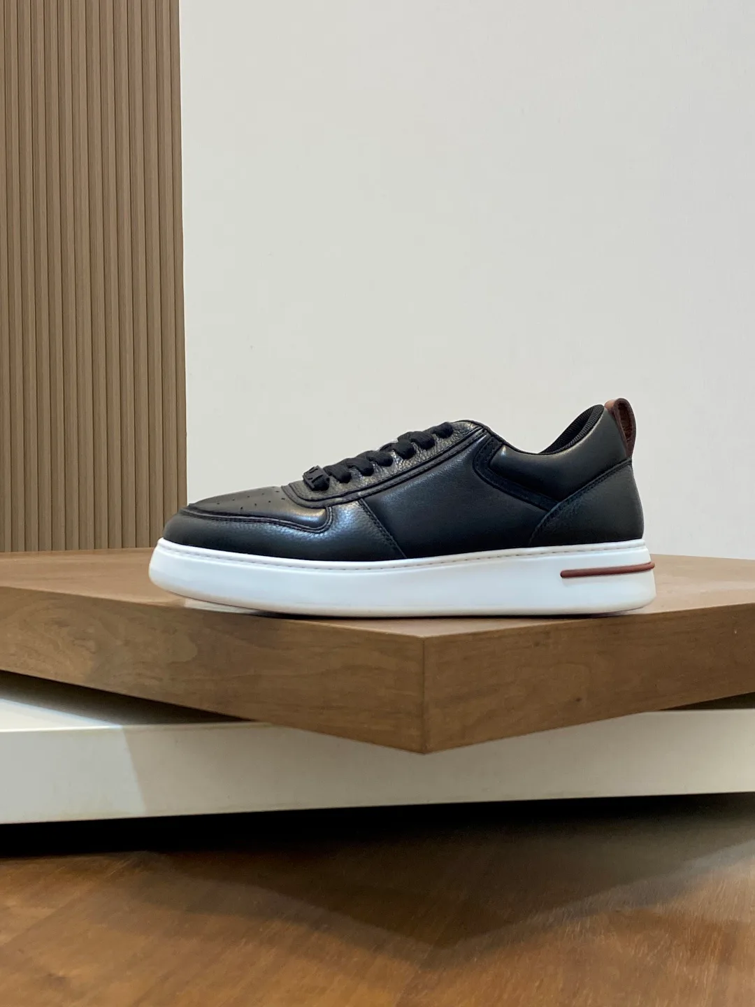 Men's Sneakers LORO PIANA 18079043