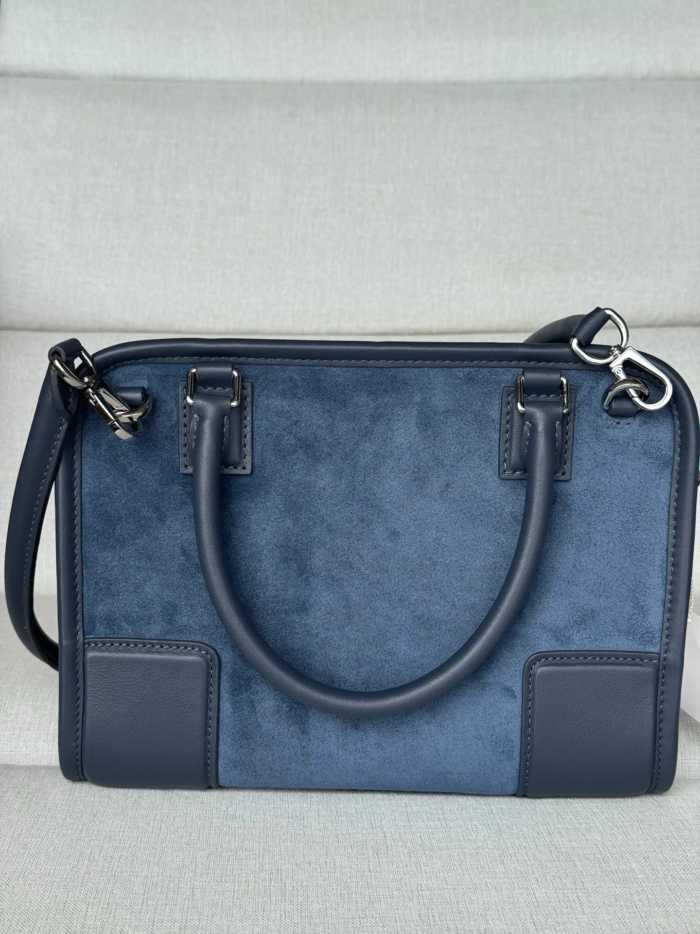 Women's Classic Handbags LOEWE 18532708