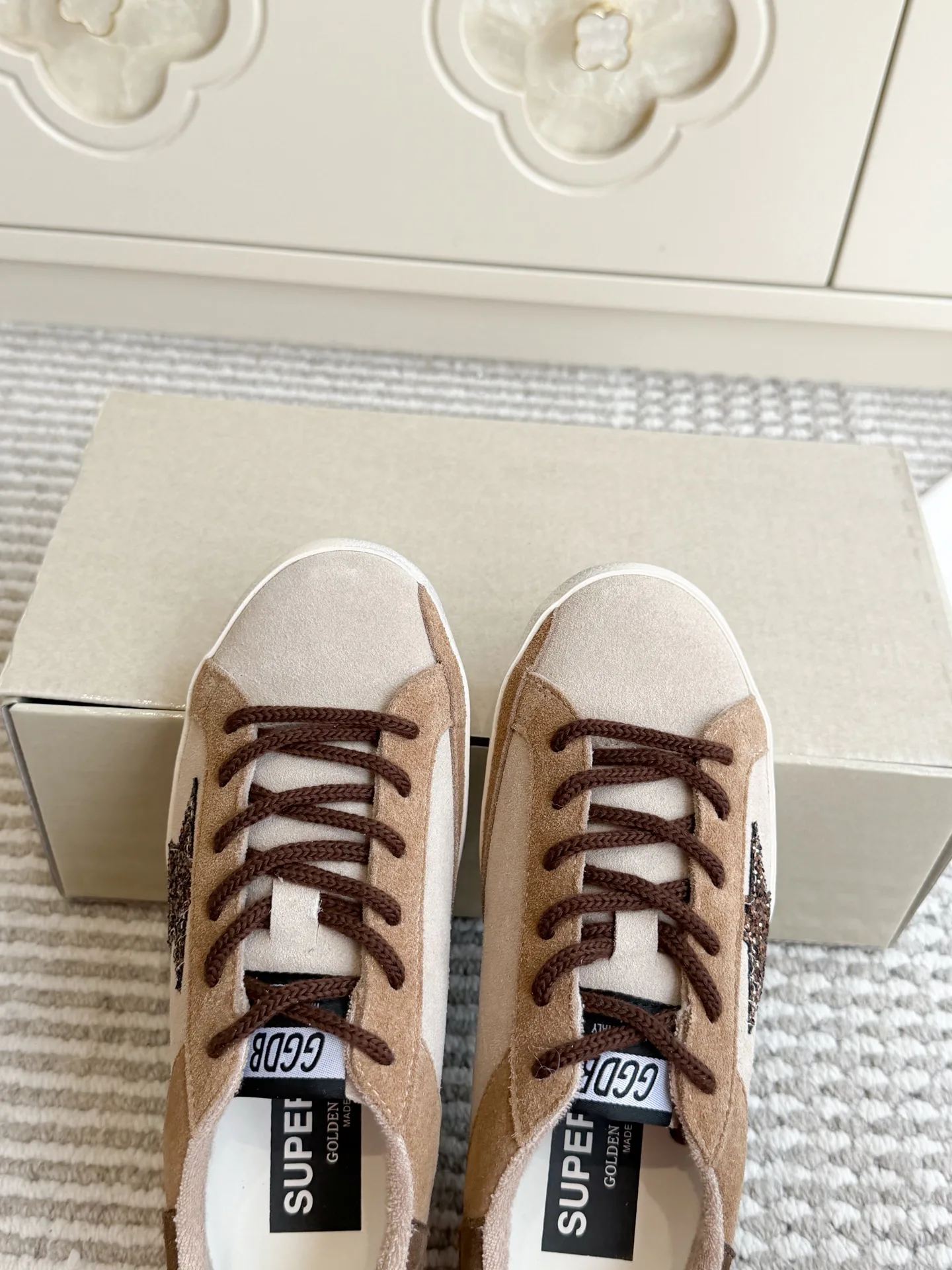 Women's Sneakers GOLDEN GOOSE 18360500