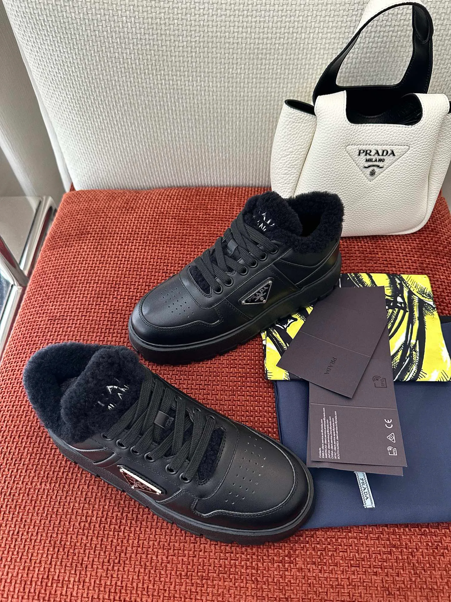 Кроссовки Женские Prada 18621063