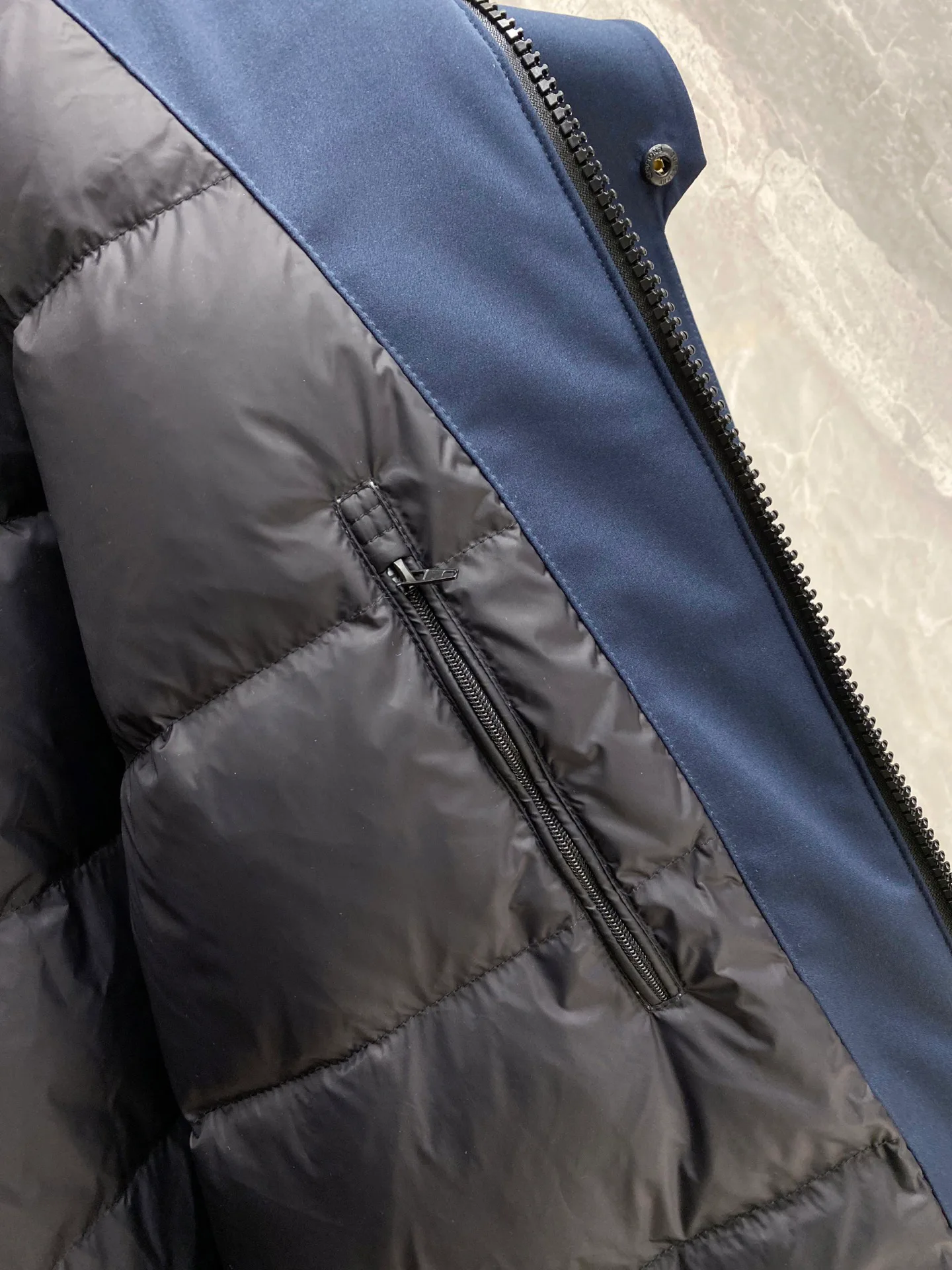 Men's Jackets And Down Jackets MONCLER 18348643
