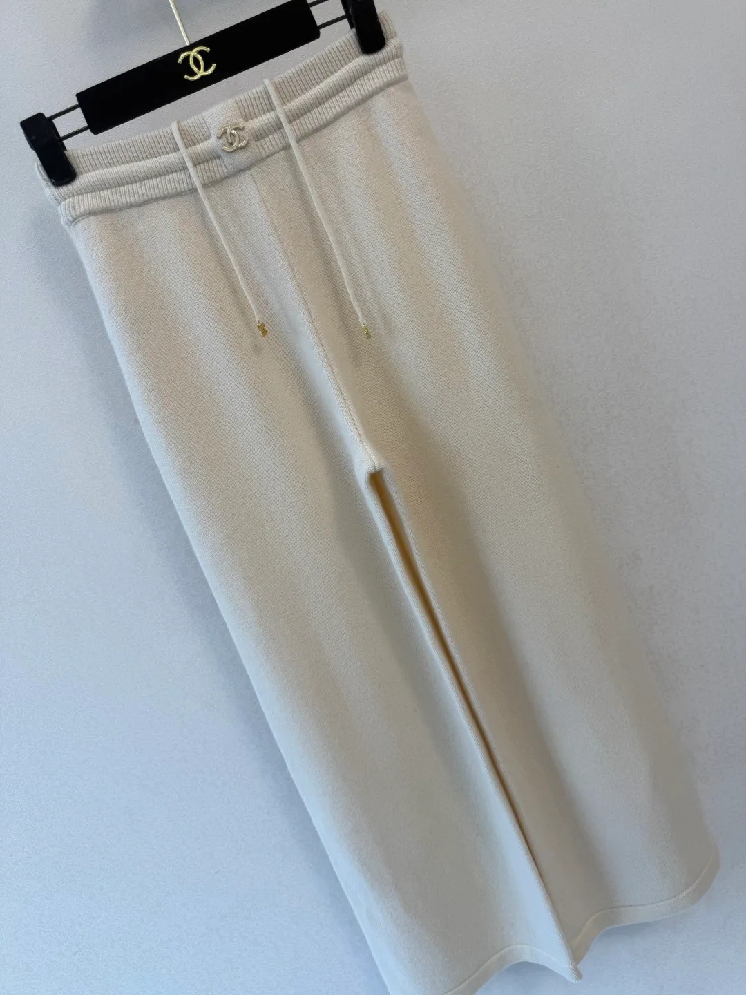 Women's Trousers CHANEL 18137812