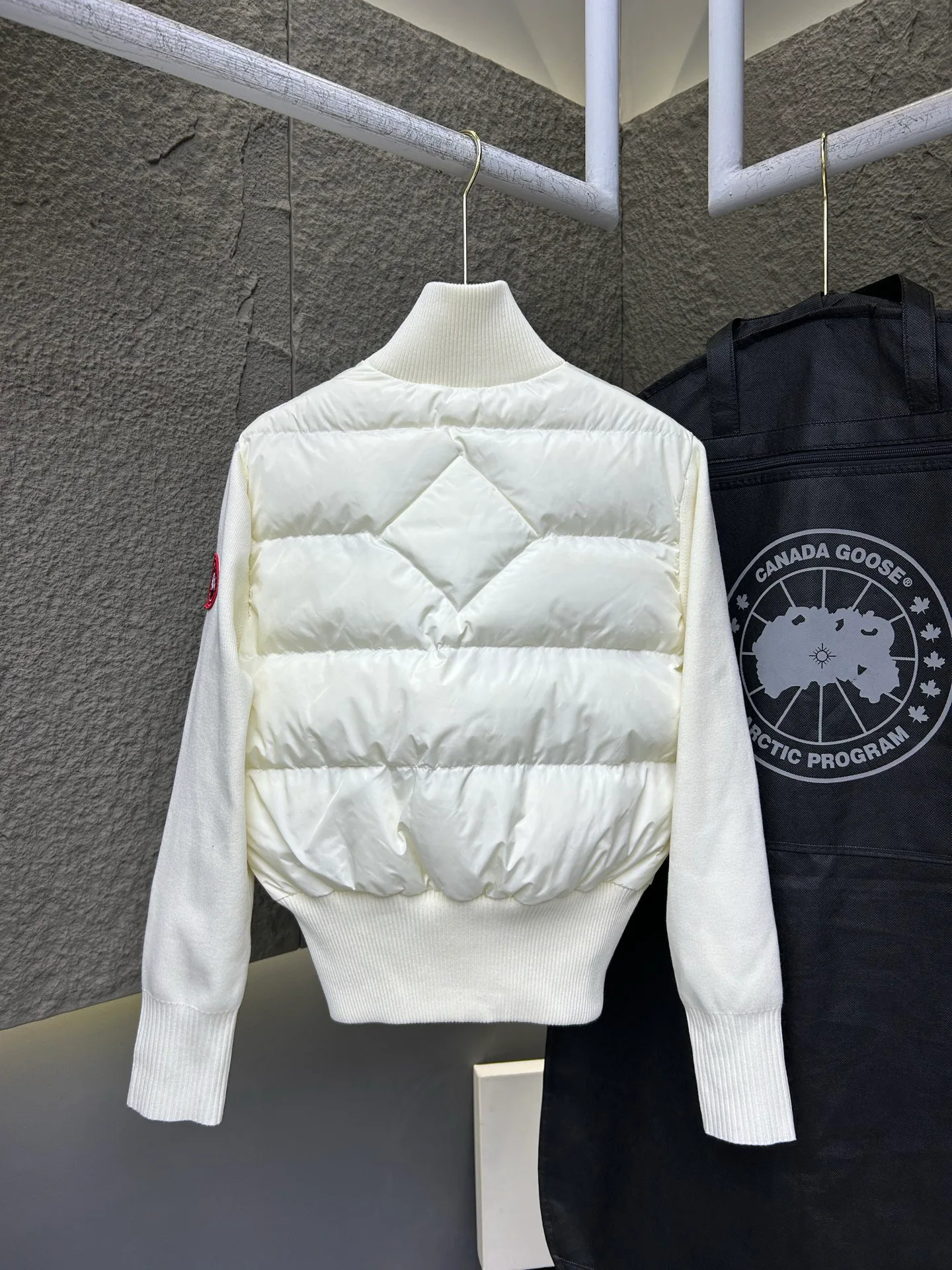 Куртки И Пуховики Женские Canada Goose 18562689