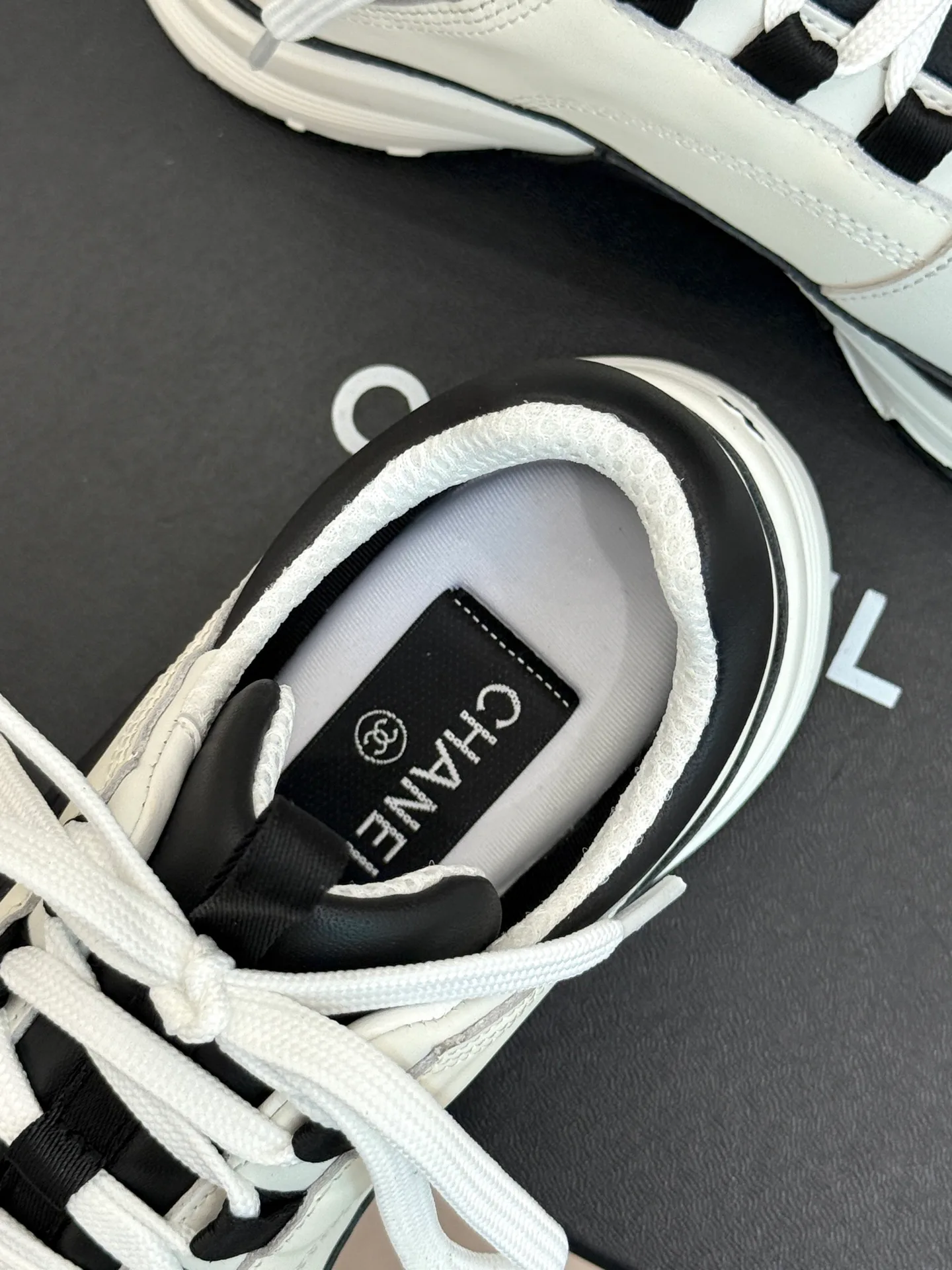 Women's Sneakers CHANEL 17856168