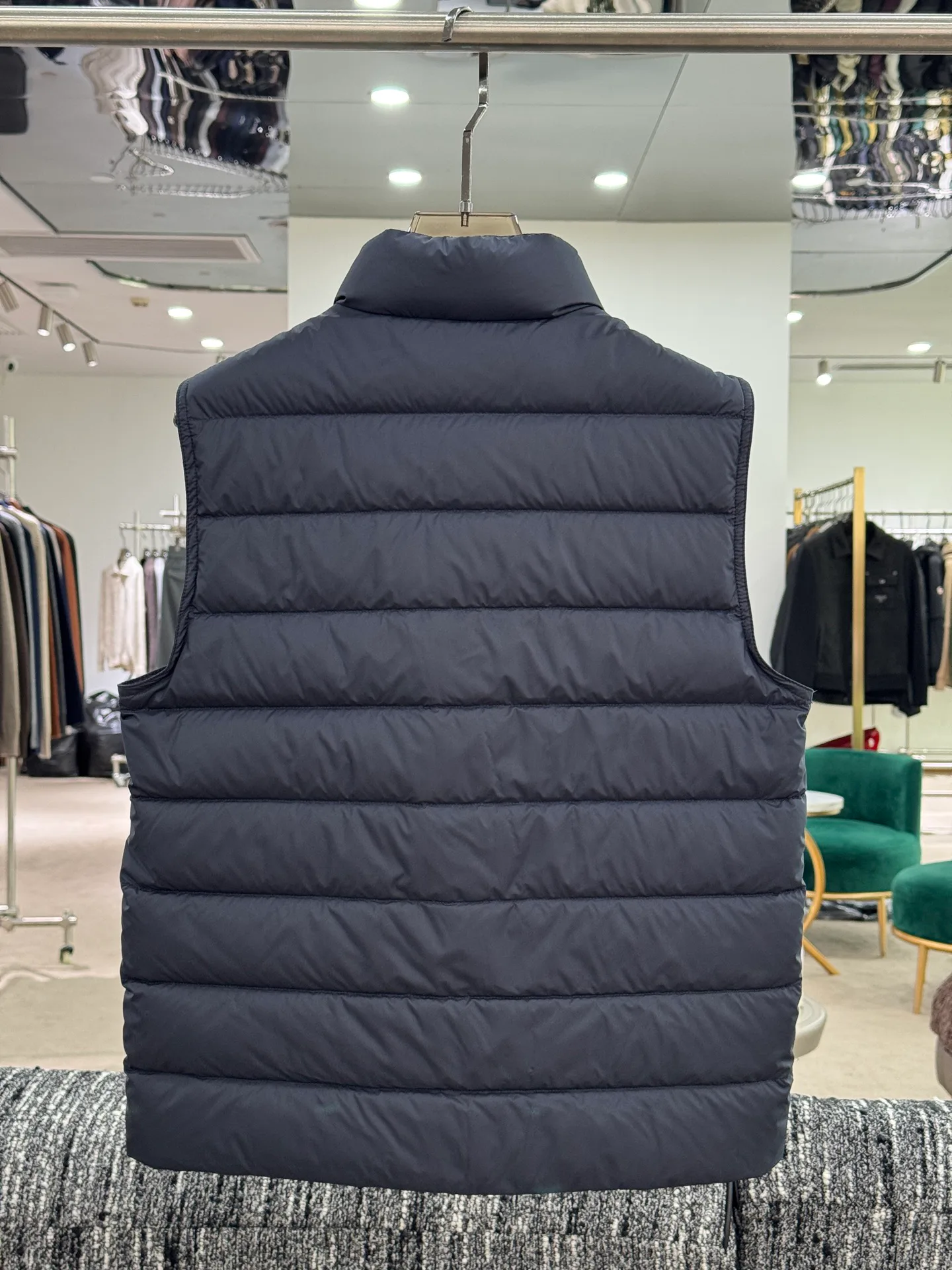 Men's Vests MONCLER 18084243