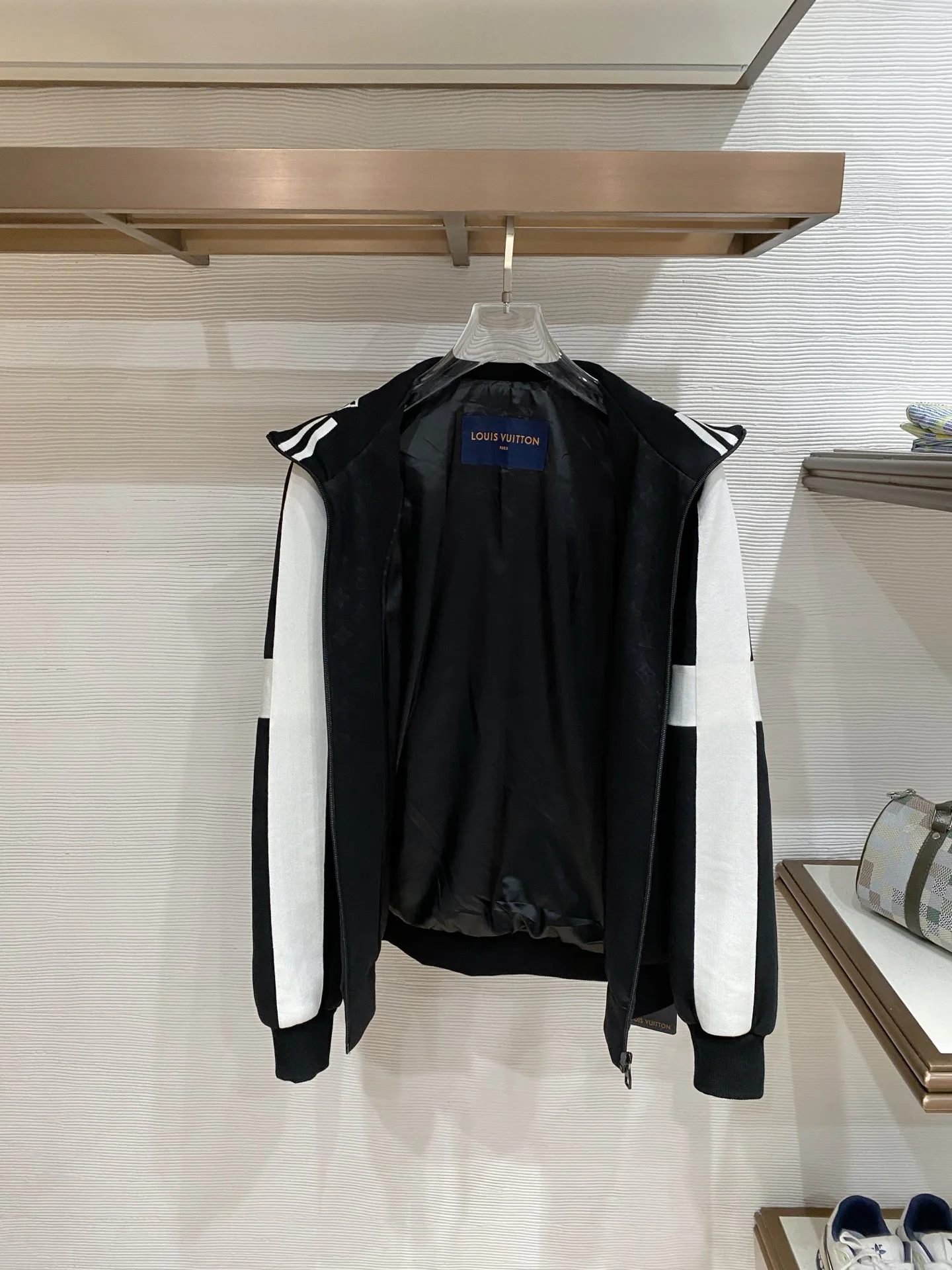 Men's Jackets And Down Jackets LOUIS VUITTON 18140218