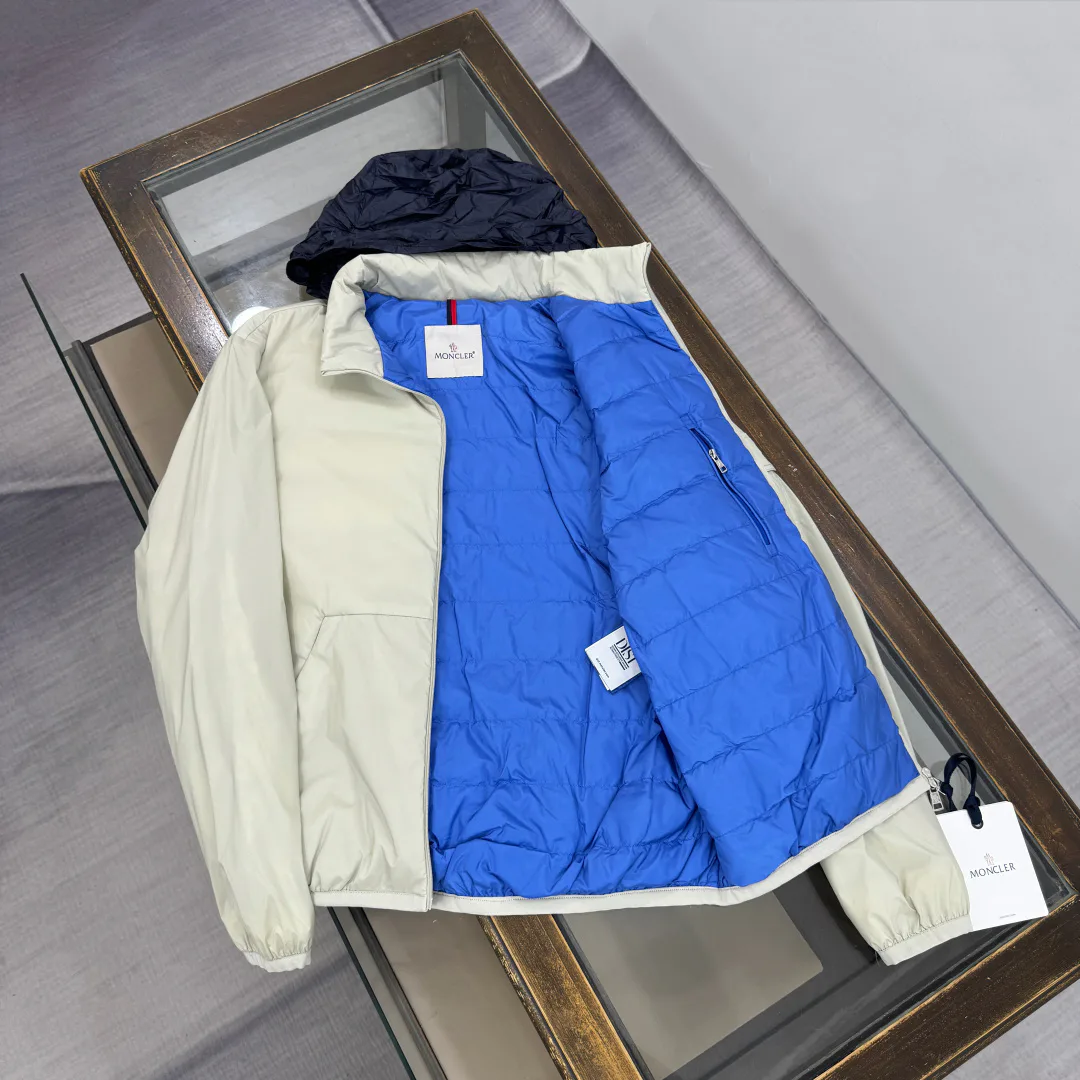 Women's Jackets And Down Jackets MONCLER 18001961