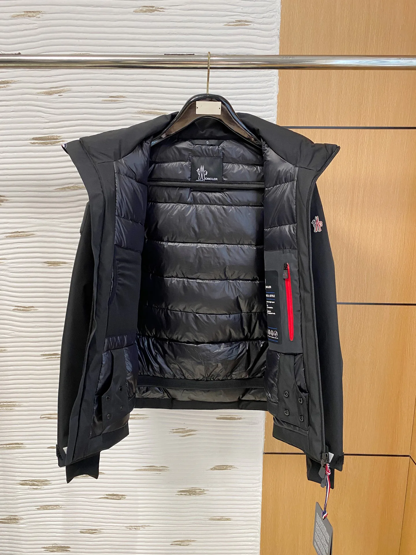 Men's Jackets And Down Jackets MONCLER 18029197